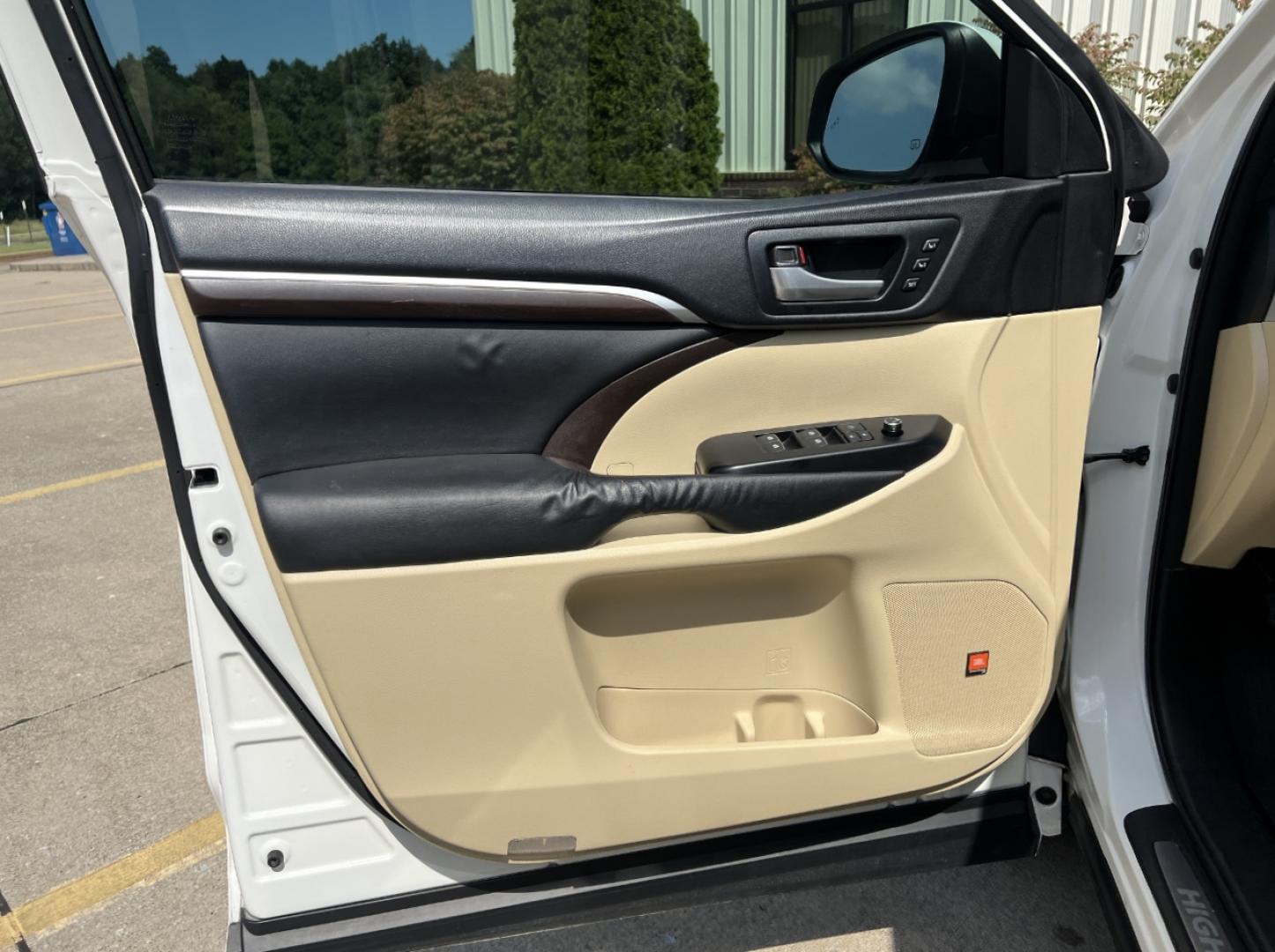 2015 WHITE /Tan Leather Toyota Highlander Limited AWD V6 (5TDDKRFH5FS) with an 3.5L V6 engine, Automatic transmission, located at 2990 Old Orchard Rd., Jackson, MO, 63755, 37.354214, -89.612106 - 2015 Toyota Highlander Limited 166xxx miles All Wheel Drive 3.5L V6 Automatic Leather 3rd Row Navigation Power/Heated/Cooled Seats Backup Camera Sunroof Bluetooth Cruise Power Windows/Locks/Mirrors We have financing available and we accept trades! Fill out a credit application on our w - Photo#14