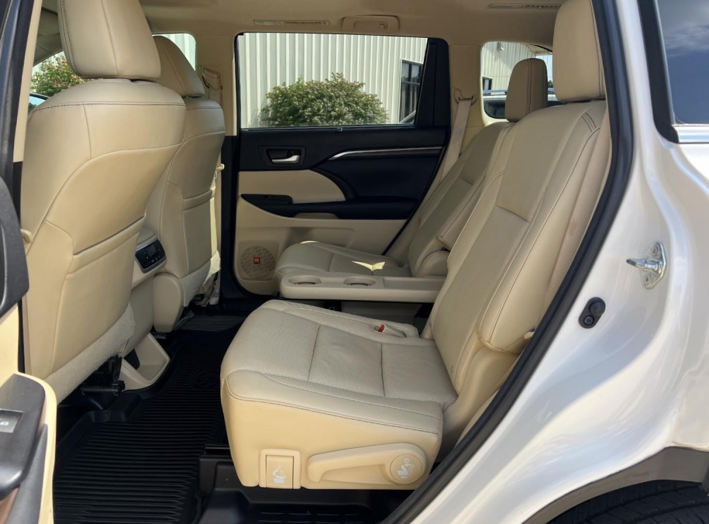 2015 WHITE /Tan Leather Toyota Highlander Limited AWD V6 (5TDDKRFH5FS) with an 3.5L V6 engine, Automatic transmission, located at 2990 Old Orchard Rd., Jackson, MO, 63755, 37.354214, -89.612106 - 2015 Toyota Highlander Limited 166xxx miles All Wheel Drive 3.5L V6 Automatic Leather 3rd Row Navigation Power/Heated/Cooled Seats Backup Camera Sunroof Bluetooth Cruise Power Windows/Locks/Mirrors We have financing available and we accept trades! Fill out a credit application on our w - Photo#18
