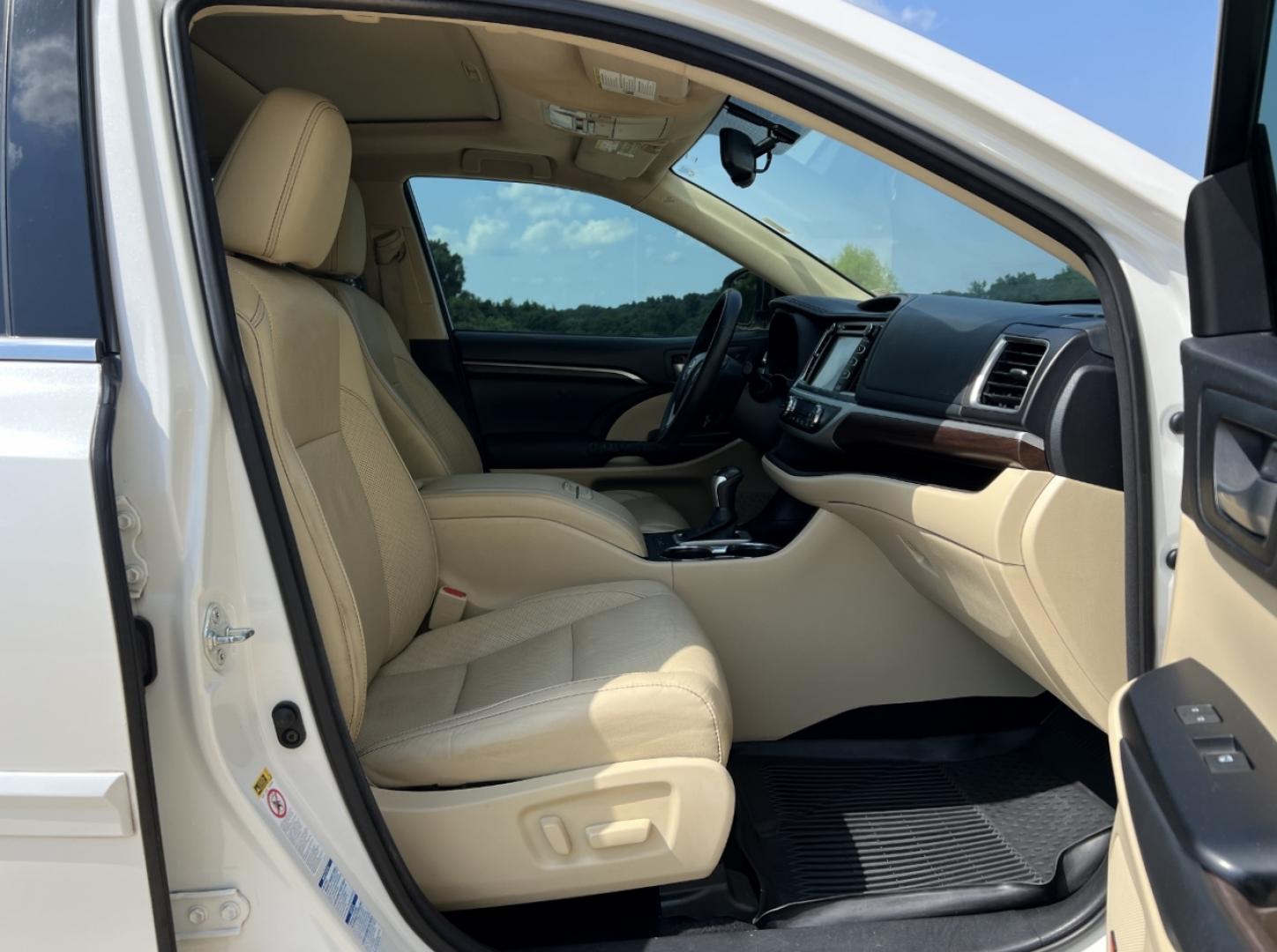 2015 WHITE /Tan Leather Toyota Highlander Limited AWD V6 (5TDDKRFH5FS) with an 3.5L V6 engine, Automatic transmission, located at 2990 Old Orchard Rd., Jackson, MO, 63755, 37.354214, -89.612106 - 2015 Toyota Highlander Limited 166xxx miles All Wheel Drive 3.5L V6 Automatic Leather 3rd Row Navigation Power/Heated/Cooled Seats Backup Camera Sunroof Bluetooth Cruise Power Windows/Locks/Mirrors We have financing available and we accept trades! Fill out a credit application on our w - Photo#17