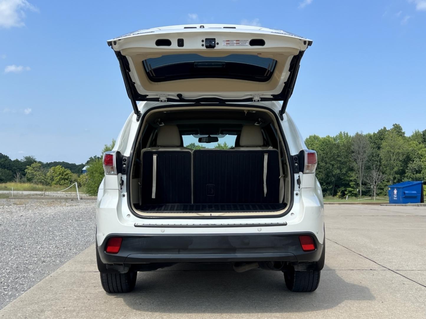 2015 WHITE /Tan Leather Toyota Highlander Limited AWD V6 (5TDDKRFH5FS) with an 3.5L V6 engine, Automatic transmission, located at 2990 Old Orchard Rd., Jackson, MO, 63755, 37.354214, -89.612106 - 2015 Toyota Highlander Limited 166xxx miles All Wheel Drive 3.5L V6 Automatic Leather 3rd Row Navigation Power/Heated/Cooled Seats Backup Camera Sunroof Bluetooth Cruise Power Windows/Locks/Mirrors We have financing available and we accept trades! Fill out a credit application on our w - Photo#21