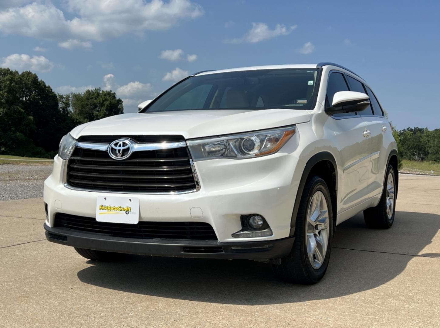 2015 WHITE /Tan Leather Toyota Highlander Limited AWD V6 (5TDDKRFH5FS) with an 3.5L V6 engine, Automatic transmission, located at 2990 Old Orchard Rd., Jackson, MO, 63755, 37.354214, -89.612106 - 2015 Toyota Highlander Limited 166xxx miles All Wheel Drive 3.5L V6 Automatic Leather 3rd Row Navigation Power/Heated/Cooled Seats Backup Camera Sunroof Bluetooth Cruise Power Windows/Locks/Mirrors We have financing available and we accept trades! Fill out a credit application on our w - Photo#7