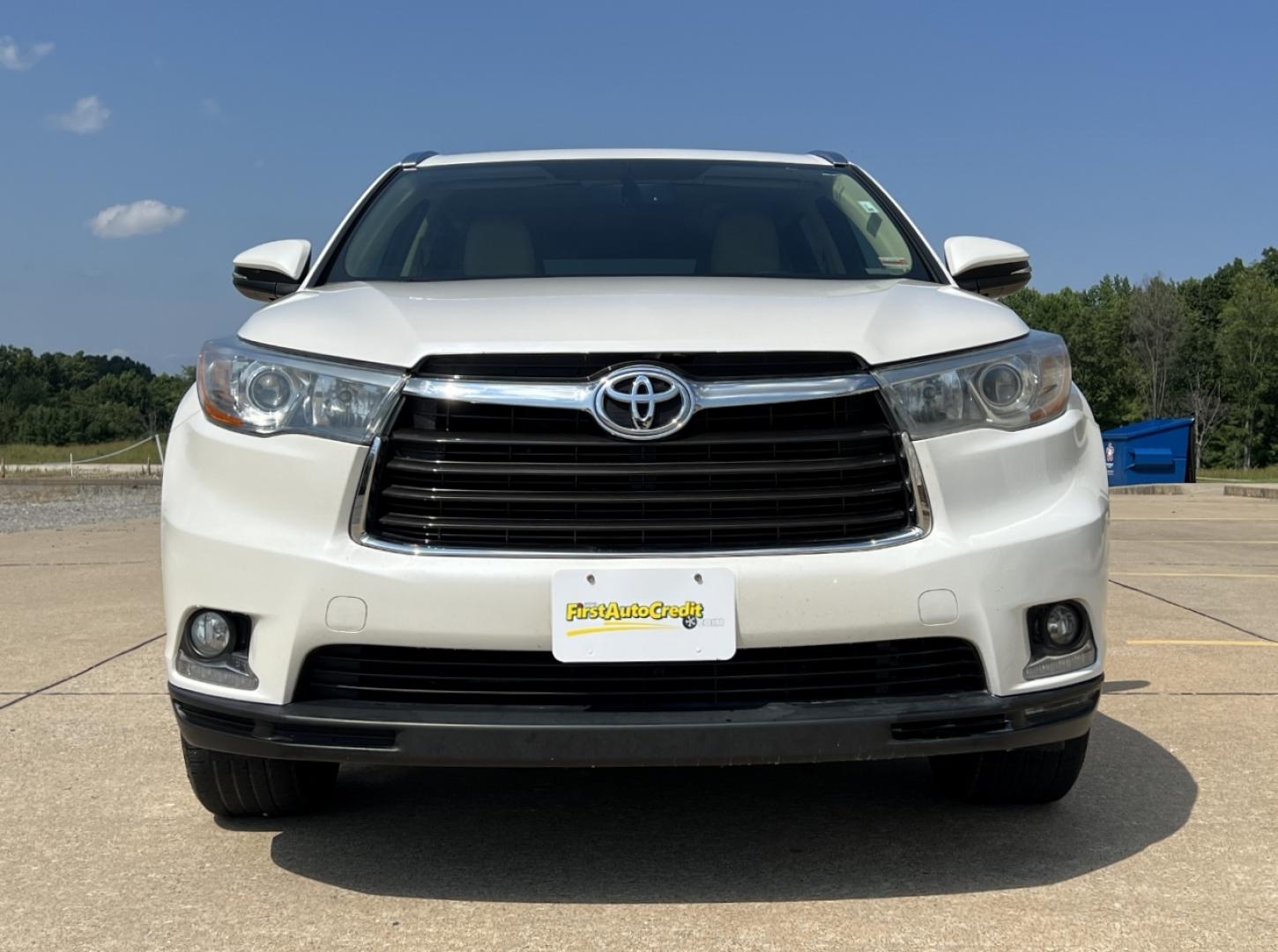 2015 WHITE /Tan Leather Toyota Highlander Limited AWD V6 (5TDDKRFH5FS) with an 3.5L V6 engine, Automatic transmission, located at 2990 Old Orchard Rd., Jackson, MO, 63755, 37.354214, -89.612106 - 2015 Toyota Highlander Limited 166xxx miles All Wheel Drive 3.5L V6 Automatic Leather 3rd Row Navigation Power/Heated/Cooled Seats Backup Camera Sunroof Bluetooth Cruise Power Windows/Locks/Mirrors We have financing available and we accept trades! Fill out a credit application on our w - Photo#13