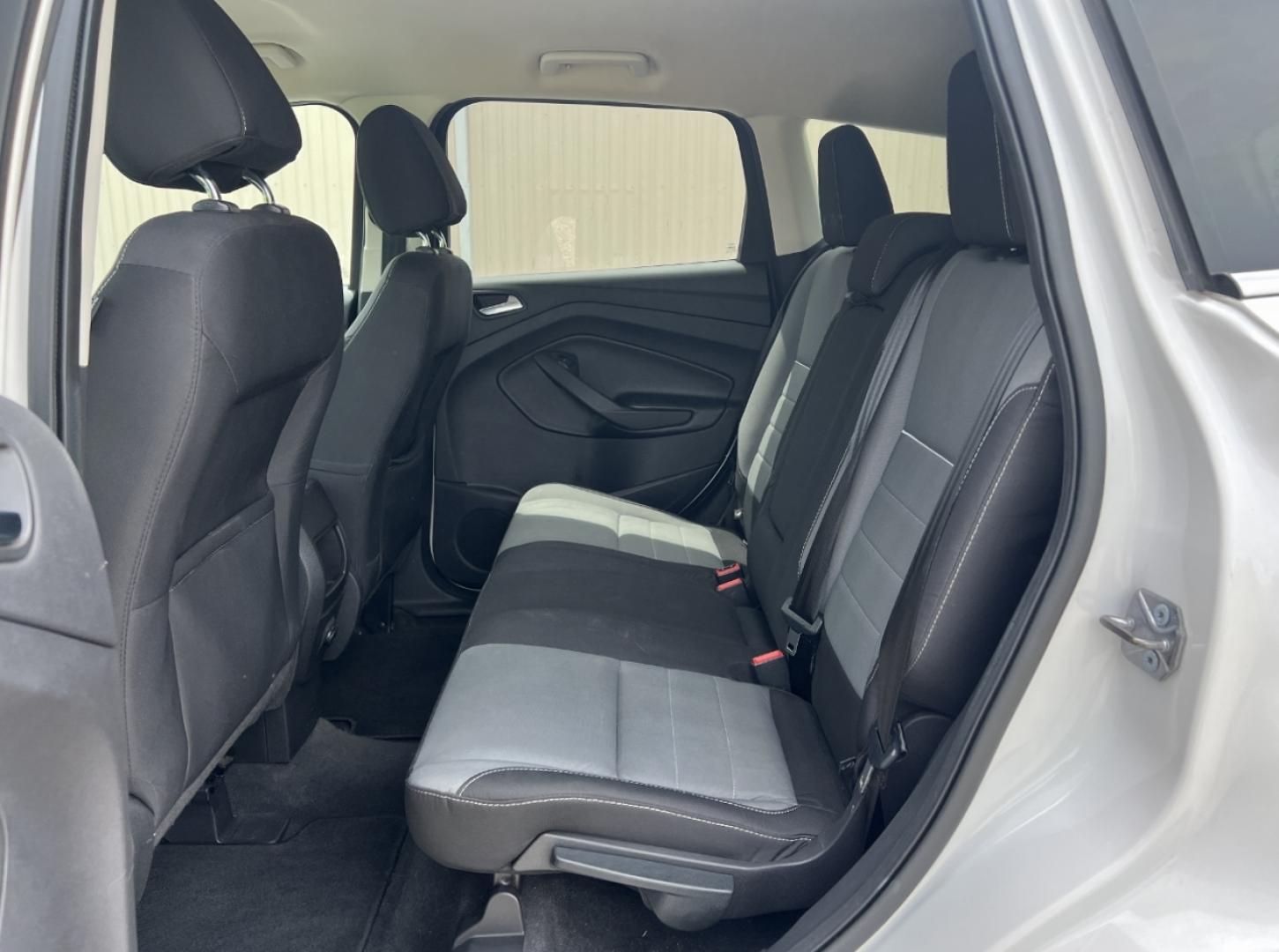 2014 WHITE /Gray Cloth Ford Escape SE FWD (1FMCU0GX8EU) with an 1.6L 4 Cyl. engine, Automatic transmission, located at 2990 Old Orchard Rd., Jackson, MO, 63755, 37.354214, -89.612106 - We have financing available and we accept trades! Fill out a credit application on our website or come by today! If you have any questions, give us a call at (573) 204-7777 or visit our website at firstautocredit.com. - Photo#5