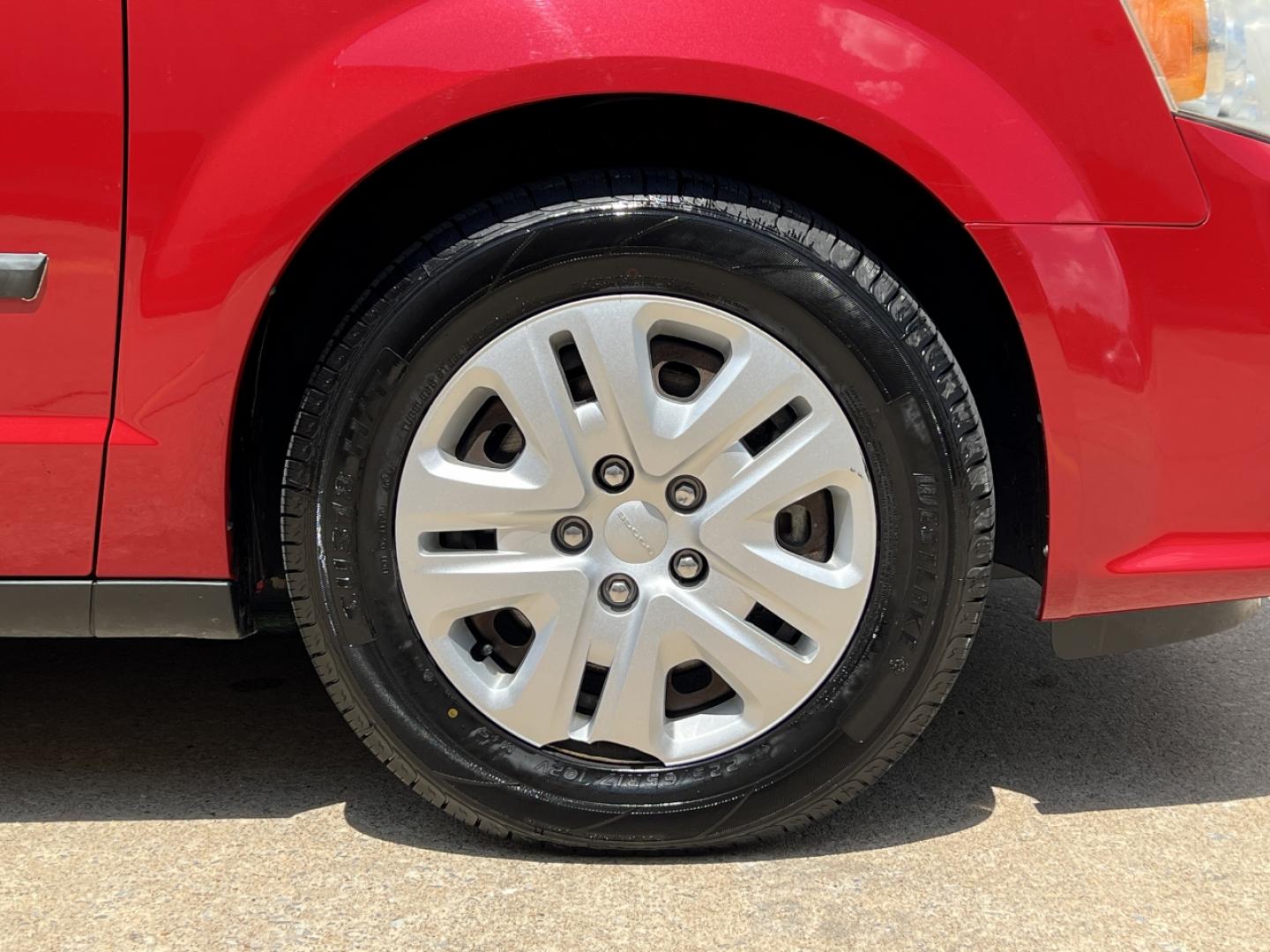 2014 RED /Black Cloth Dodge Grand Caravan SE (2C4RDGBG2ER) with an 3.6L V6 engine, Automatic transmission, located at 2990 Old Orchard Rd., Jackson, MO, 63755, 37.354214, -89.612106 - 2014 Dodge Grand Caravan SE 163xxx miles Front Wheel Drive 3.6L V6 Automatic 3rd Row Cruise Power Windows/Locks/Mirrors We have financing available and we accept trades! Fill out a credit application on our website or come by today! If you have any questions, give us a call at (573) 204-777 - Photo#32