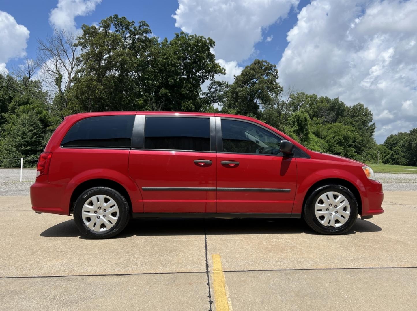 2014 RED /Black Cloth Dodge Grand Caravan SE (2C4RDGBG2ER) with an 3.6L V6 engine, Automatic transmission, located at 2990 Old Orchard Rd., Jackson, MO, 63755, 37.354214, -89.612106 - 2014 Dodge Grand Caravan SE 163xxx miles Front Wheel Drive 3.6L V6 Automatic 3rd Row Cruise Power Windows/Locks/Mirrors We have financing available and we accept trades! Fill out a credit application on our website or come by today! If you have any questions, give us a call at (573) 204-777 - Photo#4