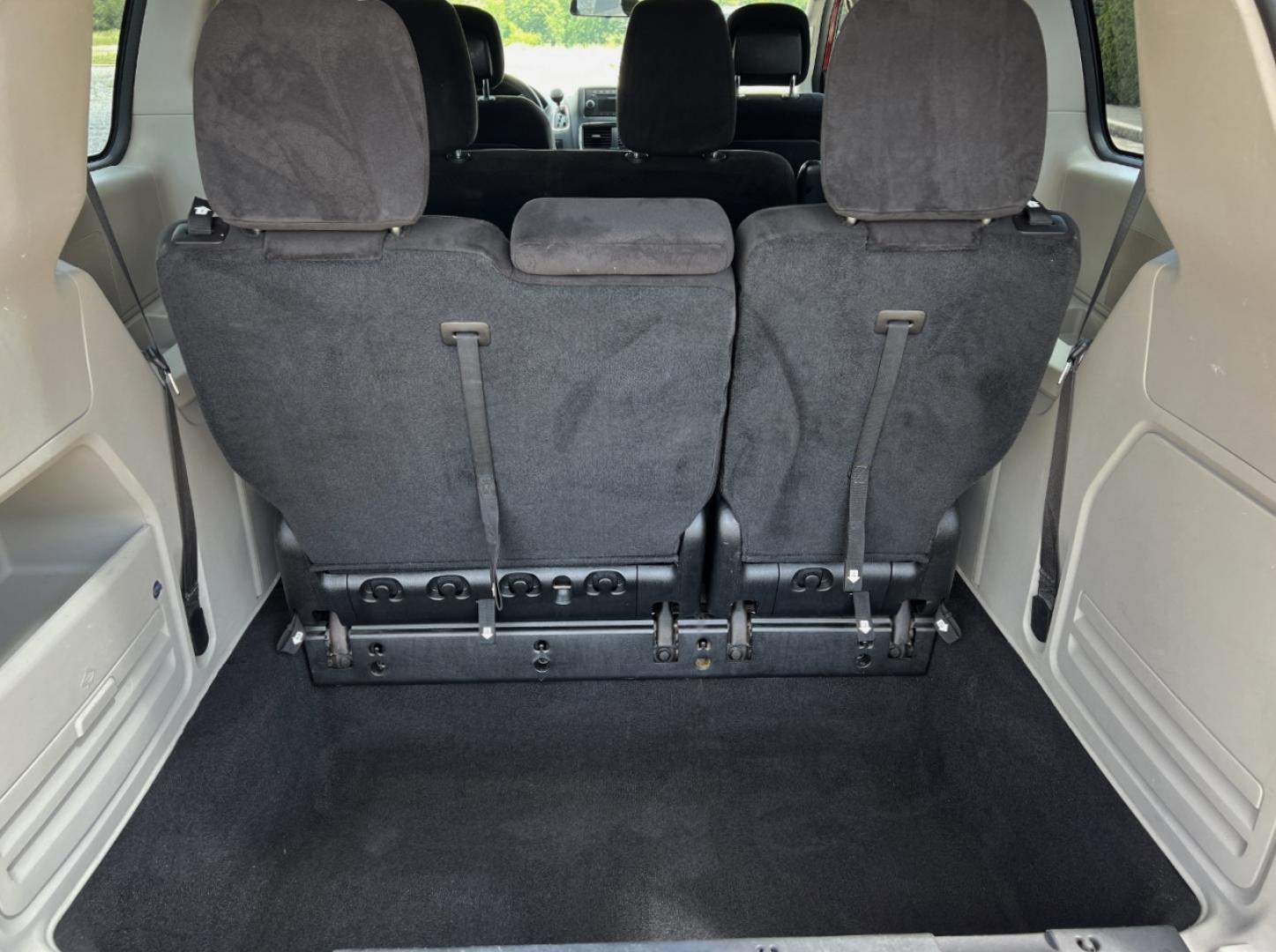 2014 RED /Black Cloth Dodge Grand Caravan SE (2C4RDGBG2ER) with an 3.6L V6 engine, Automatic transmission, located at 2990 Old Orchard Rd., Jackson, MO, 63755, 37.354214, -89.612106 - 2014 Dodge Grand Caravan SE 163xxx miles Front Wheel Drive 3.6L V6 Automatic 3rd Row Cruise Power Windows/Locks/Mirrors We have financing available and we accept trades! Fill out a credit application on our website or come by today! If you have any questions, give us a call at (573) 204-777 - Photo#17