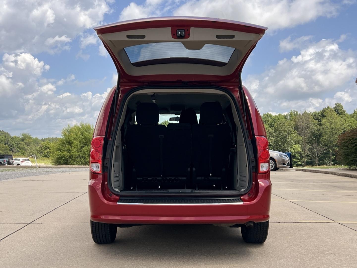 2014 RED /Black Cloth Dodge Grand Caravan SE (2C4RDGBG2ER) with an 3.6L V6 engine, Automatic transmission, located at 2990 Old Orchard Rd., Jackson, MO, 63755, 37.354214, -89.612106 - 2014 Dodge Grand Caravan SE 163xxx miles Front Wheel Drive 3.6L V6 Automatic 3rd Row Cruise Power Windows/Locks/Mirrors We have financing available and we accept trades! Fill out a credit application on our website or come by today! If you have any questions, give us a call at (573) 204-777 - Photo#16