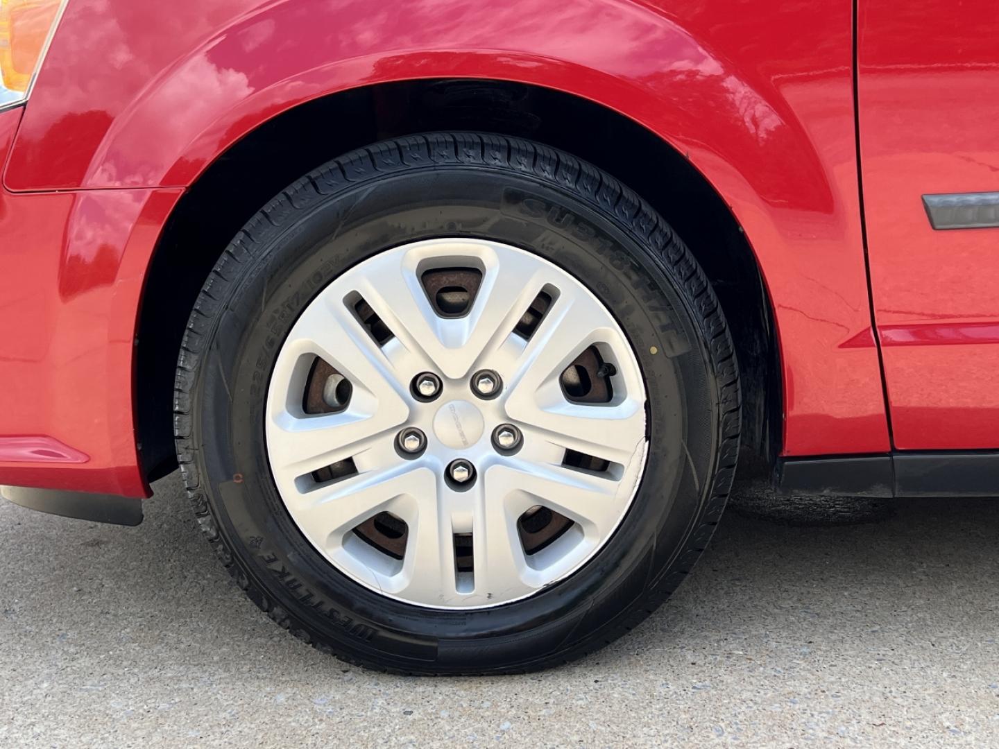 2014 RED /Black Cloth Dodge Grand Caravan SE (2C4RDGBG2ER) with an 3.6L V6 engine, Automatic transmission, located at 2990 Old Orchard Rd., Jackson, MO, 63755, 37.354214, -89.612106 - 2014 Dodge Grand Caravan SE 163xxx miles Front Wheel Drive 3.6L V6 Automatic 3rd Row Cruise Power Windows/Locks/Mirrors We have financing available and we accept trades! Fill out a credit application on our website or come by today! If you have any questions, give us a call at (573) 204-777 - Photo#29