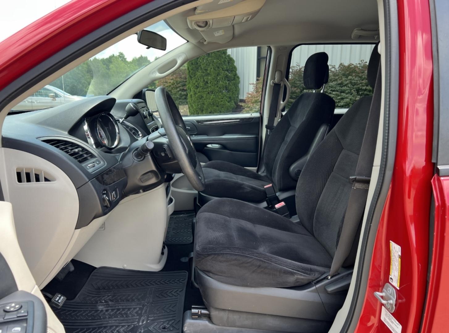 2014 RED /Black Cloth Dodge Grand Caravan SE (2C4RDGBG2ER) with an 3.6L V6 engine, Automatic transmission, located at 2990 Old Orchard Rd., Jackson, MO, 63755, 37.354214, -89.612106 - 2014 Dodge Grand Caravan SE 163xxx miles Front Wheel Drive 3.6L V6 Automatic 3rd Row Cruise Power Windows/Locks/Mirrors We have financing available and we accept trades! Fill out a credit application on our website or come by today! If you have any questions, give us a call at (573) 204-777 - Photo#10