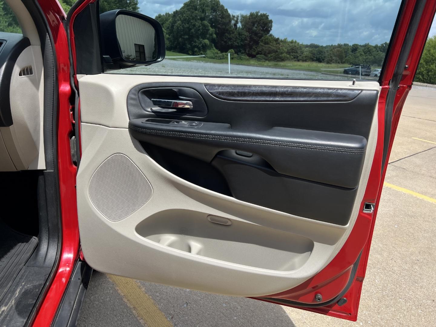 2014 RED /Black Cloth Dodge Grand Caravan SE (2C4RDGBG2ER) with an 3.6L V6 engine, Automatic transmission, located at 2990 Old Orchard Rd., Jackson, MO, 63755, 37.354214, -89.612106 - 2014 Dodge Grand Caravan SE 163xxx miles Front Wheel Drive 3.6L V6 Automatic 3rd Row Cruise Power Windows/Locks/Mirrors We have financing available and we accept trades! Fill out a credit application on our website or come by today! If you have any questions, give us a call at (573) 204-777 - Photo#11