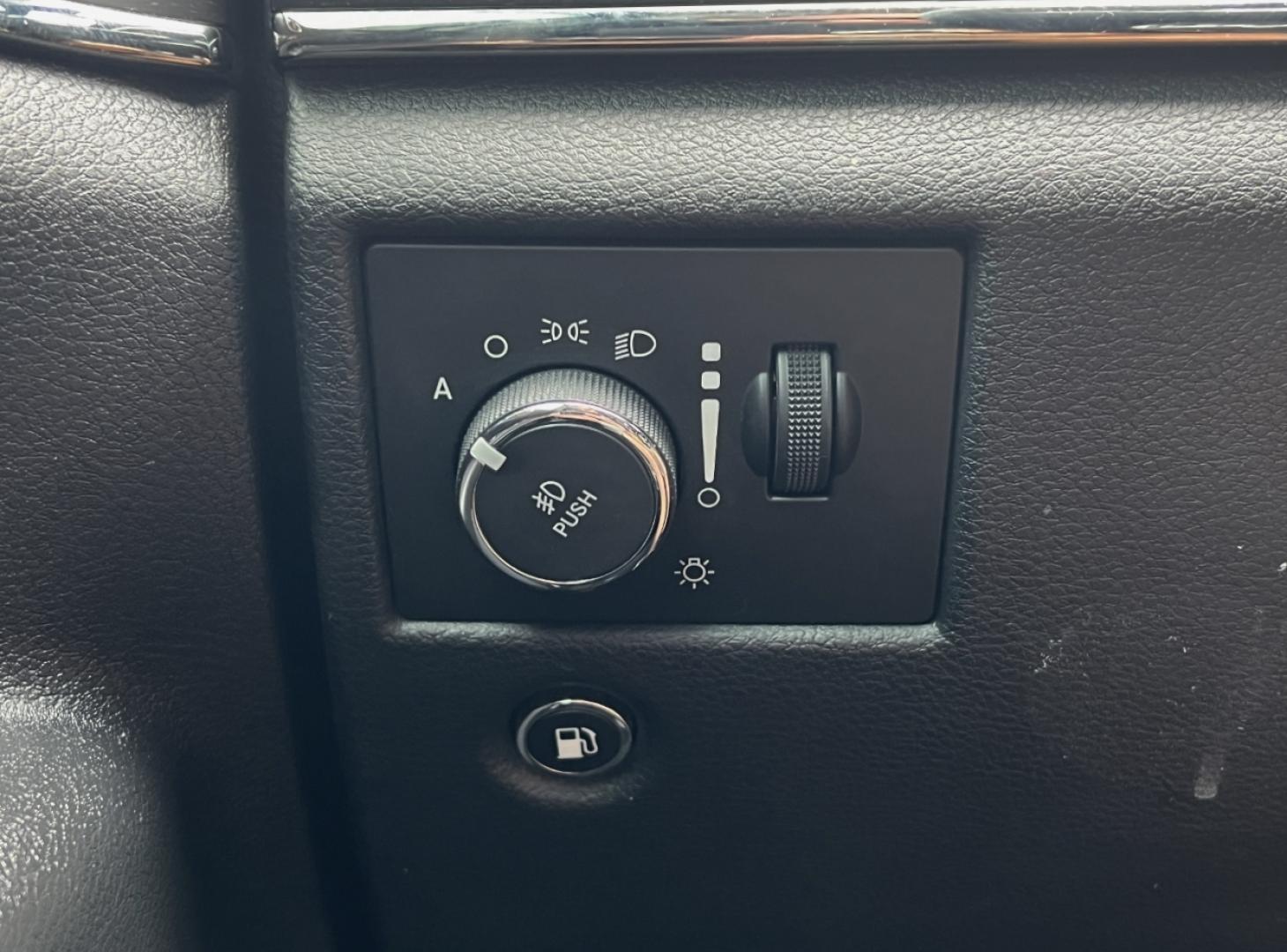 2017 BLACK /Black Leather Jeep Grand Cherokee Limited 2WD (1C4RJEBG6HC) with an 3.6L V6 engine, Automatic transmission, located at 506 S. Kingshighway, Cape Girardeau, MO, 63703, (573) 235-5000, 37.294991, -89.553635 - 2017 Jeep Grand Cherokee Limited 152xxx miles Rear Wheel Drive 3.6L V6 Automatic Leather Navigation Power/Heated/Cooled Seats Heated Rear Seats Heated Steering Wheel Backup Camera Sunroof Bluetooth Remote Start Cruise Power Windows/Locks/Mirrors We have financing available and we acc - Photo#34