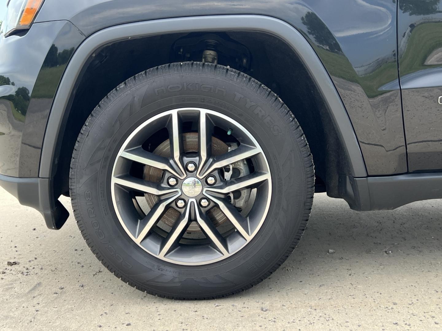 2017 BLACK /Black Leather Jeep Grand Cherokee Limited 2WD (1C4RJEBG6HC) with an 3.6L V6 engine, Automatic transmission, located at 506 S. Kingshighway, Cape Girardeau, MO, 63703, (573) 235-5000, 37.294991, -89.553635 - 2017 Jeep Grand Cherokee Limited 152xxx miles Rear Wheel Drive 3.6L V6 Automatic Leather Navigation Power/Heated/Cooled Seats Heated Rear Seats Heated Steering Wheel Backup Camera Sunroof Bluetooth Remote Start Cruise Power Windows/Locks/Mirrors We have financing available and we acc - Photo#41
