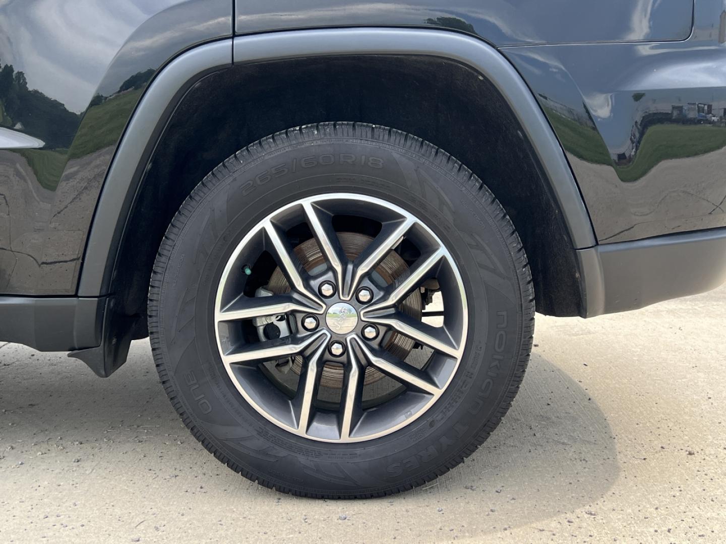 2017 BLACK /Black Leather Jeep Grand Cherokee Limited 2WD (1C4RJEBG6HC) with an 3.6L V6 engine, Automatic transmission, located at 506 S. Kingshighway, Cape Girardeau, MO, 63703, (573) 235-5000, 37.294991, -89.553635 - 2017 Jeep Grand Cherokee Limited 152xxx miles Rear Wheel Drive 3.6L V6 Automatic Leather Navigation Power/Heated/Cooled Seats Heated Rear Seats Heated Steering Wheel Backup Camera Sunroof Bluetooth Remote Start Cruise Power Windows/Locks/Mirrors We have financing available and we acc - Photo#42