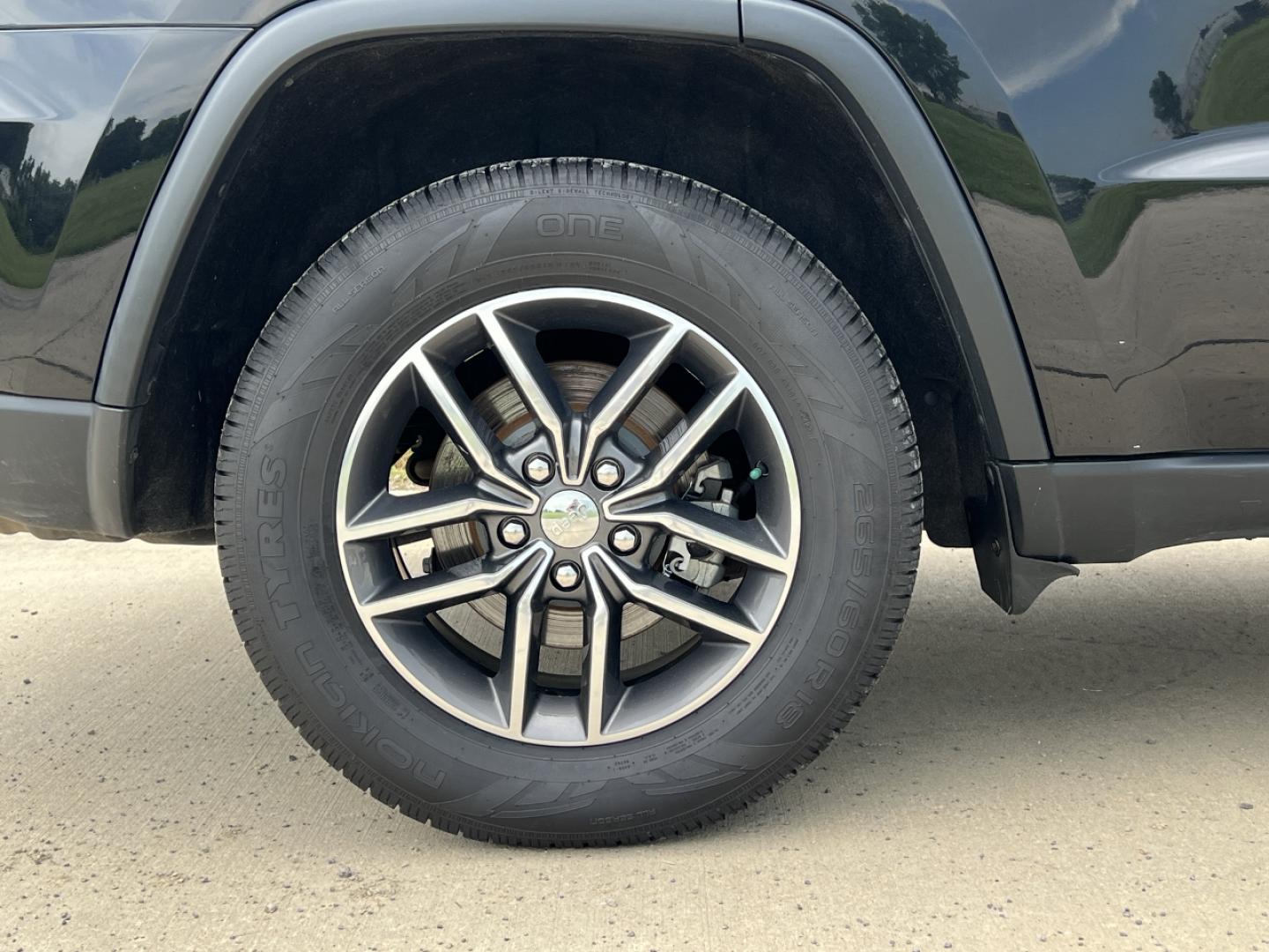 2017 BLACK /Black Leather Jeep Grand Cherokee Limited 2WD (1C4RJEBG6HC) with an 3.6L V6 engine, Automatic transmission, located at 506 S. Kingshighway, Cape Girardeau, MO, 63703, (573) 235-5000, 37.294991, -89.553635 - 2017 Jeep Grand Cherokee Limited 152xxx miles Rear Wheel Drive 3.6L V6 Automatic Leather Navigation Power/Heated/Cooled Seats Heated Rear Seats Heated Steering Wheel Backup Camera Sunroof Bluetooth Remote Start Cruise Power Windows/Locks/Mirrors We have financing available and we acc - Photo#43