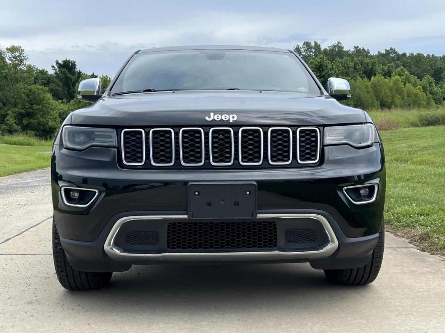2017 BLACK /Black Leather Jeep Grand Cherokee Limited 2WD (1C4RJEBG6HC) with an 3.6L V6 engine, Automatic transmission, located at 506 S. Kingshighway, Cape Girardeau, MO, 63703, (573) 235-5000, 37.294991, -89.553635 - 2017 Jeep Grand Cherokee Limited 152xxx miles Rear Wheel Drive 3.6L V6 Automatic Leather Navigation Power/Heated/Cooled Seats Heated Rear Seats Heated Steering Wheel Backup Camera Sunroof Bluetooth Remote Start Cruise Power Windows/Locks/Mirrors We have financing available and we acc - Photo#15