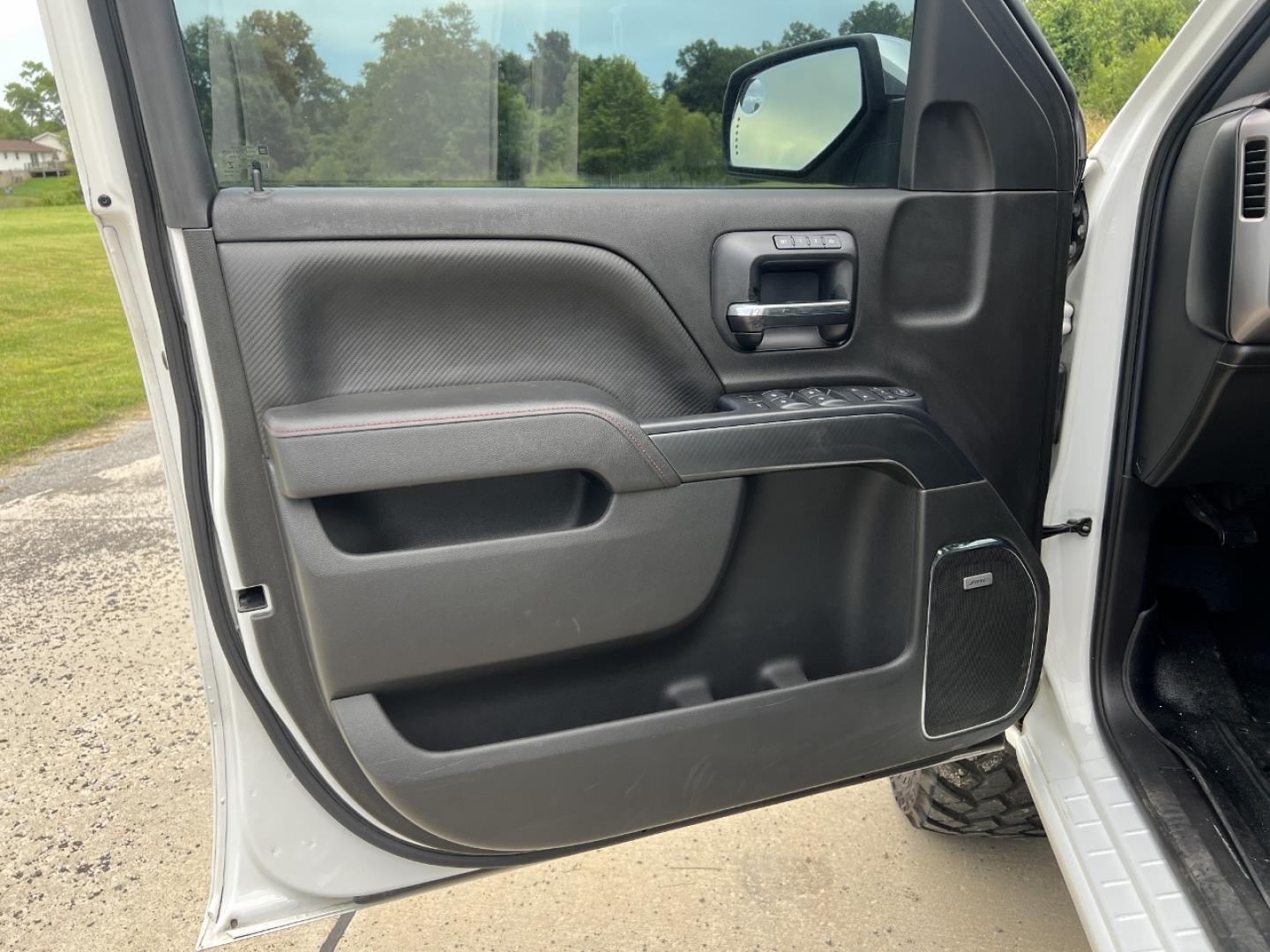 2014 WHITE /Black Leather GMC Sierra 1500 SLT Crew Cab 4WD (3GTU2VEC7EG) with an 5.3L V8 engine, Automatic transmission, located at 506 S. Kingshighway, Cape Girardeau, MO, 63703, (573) 235-5000, 37.294991, -89.553635 - 2014 GMC Sierra 1500 SLT 197xxx miles 4x4 5.3L V8 Automatic Leather Navigation Backup Camera Power/Heated Seats Heated Steering Wheel Bluetooth Cruise Power Windows/Locks/Mirrors We have financing available and we accept trades! Fill out a credit application on our website or come by to - Photo#14
