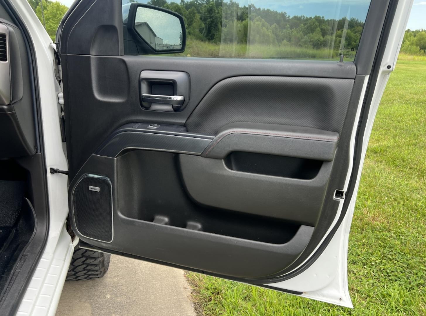 2014 WHITE /Black Leather GMC Sierra 1500 SLT Crew Cab 4WD (3GTU2VEC7EG) with an 5.3L V8 engine, Automatic transmission, located at 506 S. Kingshighway, Cape Girardeau, MO, 63703, (573) 235-5000, 37.294991, -89.553635 - 2014 GMC Sierra 1500 SLT 197xxx miles 4x4 5.3L V8 Automatic Leather Navigation Backup Camera Power/Heated Seats Heated Steering Wheel Bluetooth Cruise Power Windows/Locks/Mirrors We have financing available and we accept trades! Fill out a credit application on our website or come by to - Photo#16