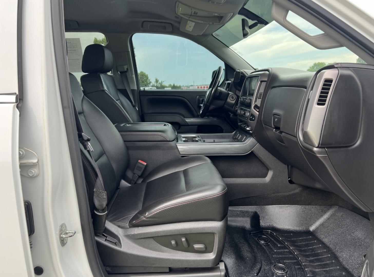 2014 WHITE /Black Leather GMC Sierra 1500 SLT Crew Cab 4WD (3GTU2VEC7EG) with an 5.3L V8 engine, Automatic transmission, located at 506 S. Kingshighway, Cape Girardeau, MO, 63703, (573) 235-5000, 37.294991, -89.553635 - 2014 GMC Sierra 1500 SLT 197xxx miles 4x4 5.3L V8 Automatic Leather Navigation Backup Camera Power/Heated Seats Heated Steering Wheel Bluetooth Cruise Power Windows/Locks/Mirrors We have financing available and we accept trades! Fill out a credit application on our website or come by to - Photo#17