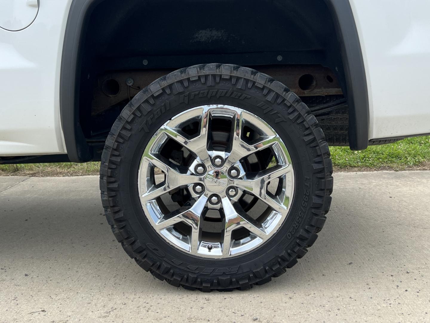 2014 WHITE /Black Leather GMC Sierra 1500 SLT Crew Cab 4WD (3GTU2VEC7EG) with an 5.3L V8 engine, Automatic transmission, located at 506 S. Kingshighway, Cape Girardeau, MO, 63703, (573) 235-5000, 37.294991, -89.553635 - 2014 GMC Sierra 1500 SLT 197xxx miles 4x4 5.3L V8 Automatic Leather Navigation Backup Camera Power/Heated Seats Heated Steering Wheel Bluetooth Cruise Power Windows/Locks/Mirrors We have financing available and we accept trades! Fill out a credit application on our website or come by to - Photo#34