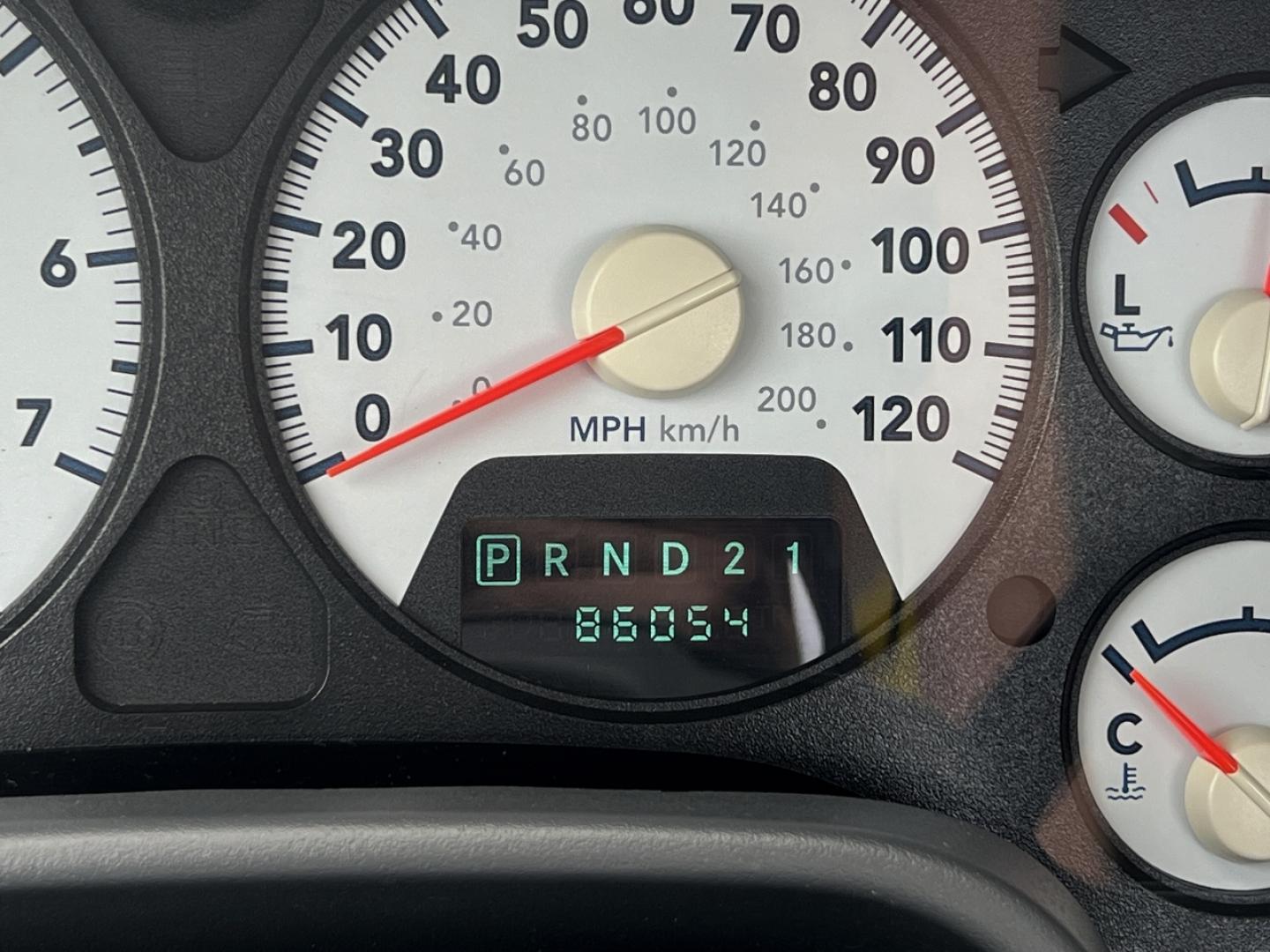 2007 WHITE /Gray Cloth Dodge Ram 1500 SLT 2WD (1D7HA16267J) with an 5.7L V8 engine, Automatic transmission, located at 506 S. Kingshighway, Cape Girardeau, MO, 63703, (573) 235-5000, 37.294991, -89.553635 - 2007 Dodge Ram 1500 SLT 1-Owner Only 86xxx miles Rear Wheel Drive 5.7L V8 Automatic Cruise Power Windows/Locks/Mirrors We have financing available and we accept trades! Fill out a credit application on our website or come by today! If you have any questions, give us a call at (573) 235-5000 - Photo#15