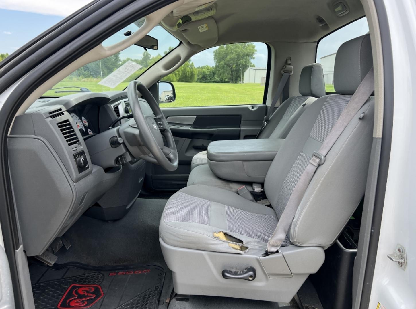 2007 WHITE /Gray Cloth Dodge Ram 1500 SLT 2WD (1D7HA16267J) with an 5.7L V8 engine, Automatic transmission, located at 506 S. Kingshighway, Cape Girardeau, MO, 63703, (573) 235-5000, 37.294991, -89.553635 - 2007 Dodge Ram 1500 SLT 1-Owner Only 86xxx miles Rear Wheel Drive 5.7L V8 Automatic Cruise Power Windows/Locks/Mirrors We have financing available and we accept trades! Fill out a credit application on our website or come by today! If you have any questions, give us a call at (573) 235-5000 - Photo#10