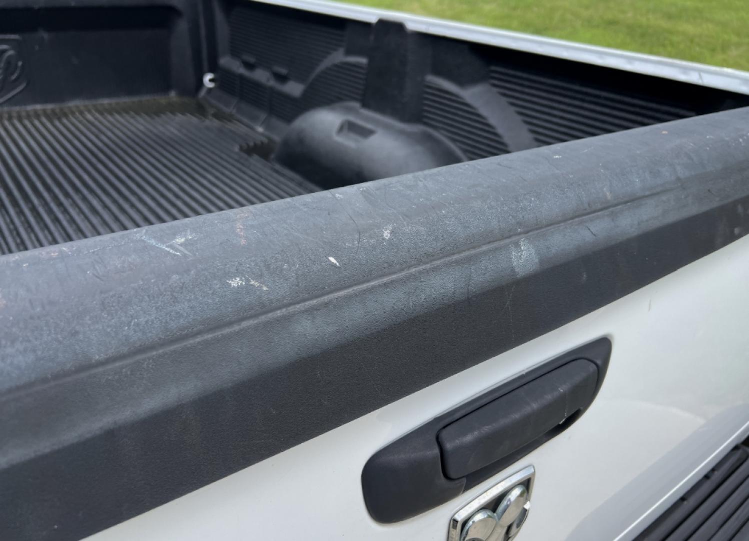 2007 WHITE /Gray Cloth Dodge Ram 1500 SLT 2WD (1D7HA16267J) with an 5.7L V8 engine, Automatic transmission, located at 506 S. Kingshighway, Cape Girardeau, MO, 63703, (573) 235-5000, 37.294991, -89.553635 - 2007 Dodge Ram 1500 SLT 1-Owner Only 86xxx miles Rear Wheel Drive 5.7L V8 Automatic Cruise Power Windows/Locks/Mirrors We have financing available and we accept trades! Fill out a credit application on our website or come by today! If you have any questions, give us a call at (573) 235-5000 - Photo#29