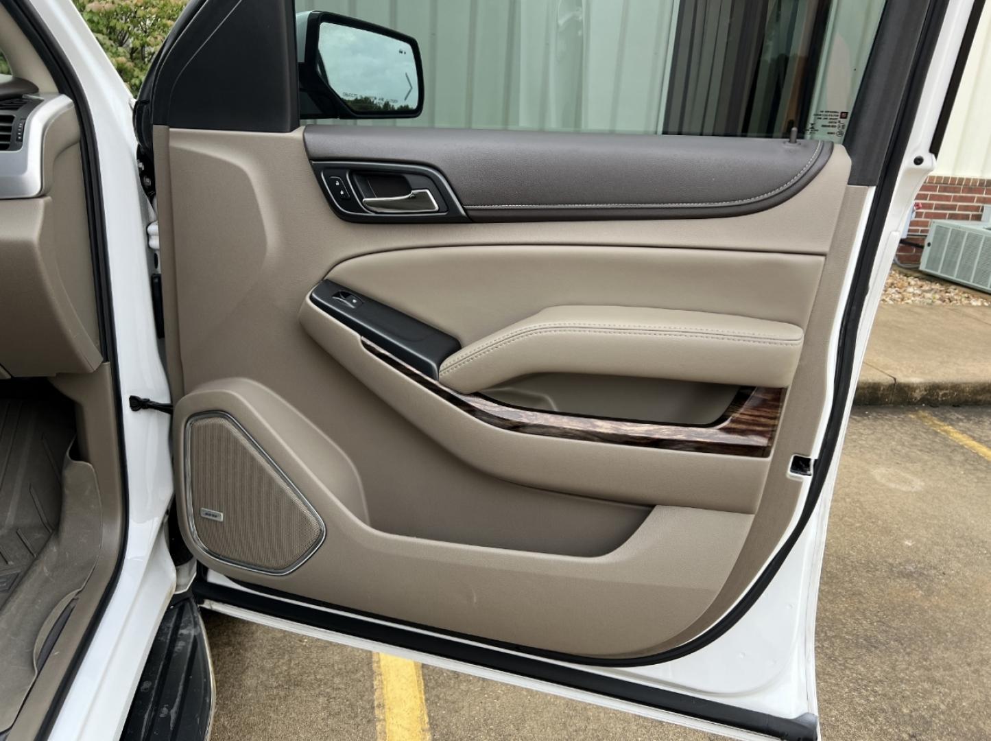 2016 WHITE /Tan Leather GMC Yukon SLT 2WD (1GKS1BKC4GR) with an 5.3L V8 engine, Automatic transmission, located at 506 S. Kingshighway, Cape Girardeau, MO, 63703, (573) 235-5000, 37.294991, -89.553635 - 2016 GMC Yukon SLT 151xxx miles Rear Wheel Drive 5.3L V8 Automatic Leather 3rd Row Navigation Rear Entertainment Power/Heated/Cooled Seats Heated Rear Seats Backup Camera Sunroof Bluetooth Remote Start Cruise Power Windows/Locks/Mirrors We have financing available and we accept trad - Photo#19