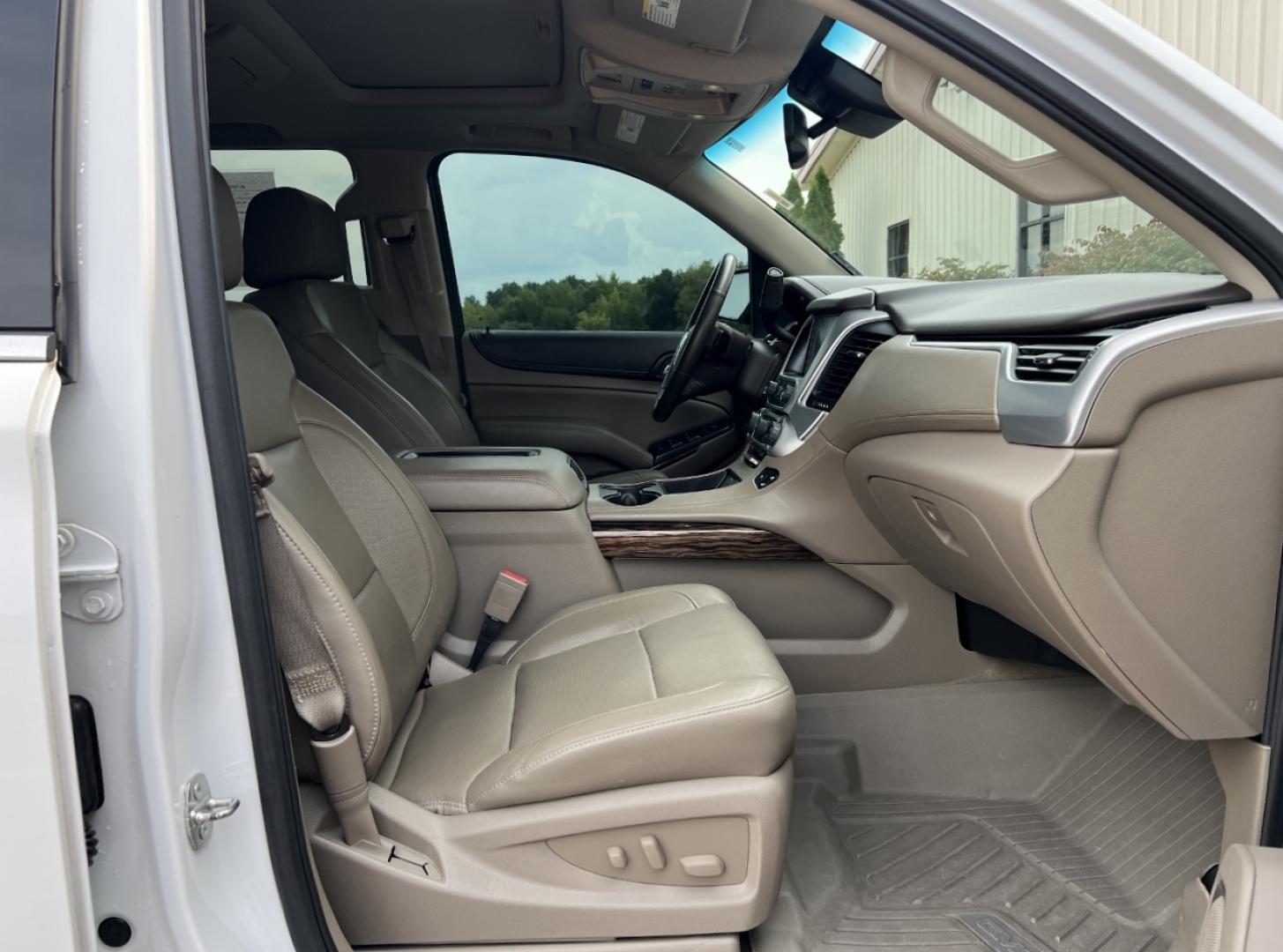 2016 WHITE /Tan Leather GMC Yukon SLT 2WD (1GKS1BKC4GR) with an 5.3L V8 engine, Automatic transmission, located at 506 S. Kingshighway, Cape Girardeau, MO, 63703, (573) 235-5000, 37.294991, -89.553635 - 2016 GMC Yukon SLT 151xxx miles Rear Wheel Drive 5.3L V8 Automatic Leather 3rd Row Navigation Rear Entertainment Power/Heated/Cooled Seats Heated Rear Seats Backup Camera Sunroof Bluetooth Remote Start Cruise Power Windows/Locks/Mirrors We have financing available and we accept trad - Photo#20