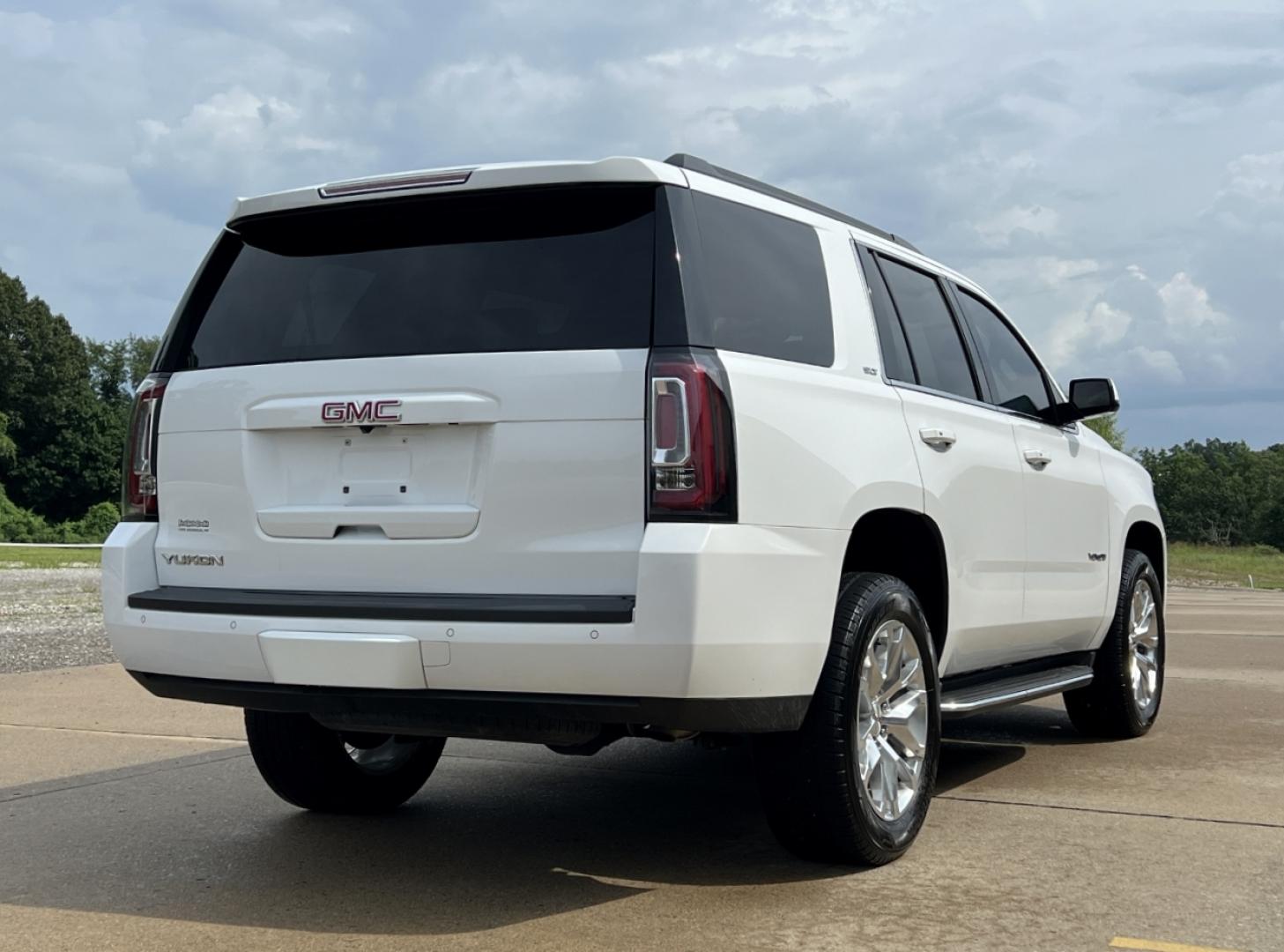 2016 WHITE /Tan Leather GMC Yukon SLT 2WD (1GKS1BKC4GR) with an 5.3L V8 engine, Automatic transmission, located at 506 S. Kingshighway, Cape Girardeau, MO, 63703, (573) 235-5000, 37.294991, -89.553635 - 2016 GMC Yukon SLT 151xxx miles Rear Wheel Drive 5.3L V8 Automatic Leather 3rd Row Navigation Rear Entertainment Power/Heated/Cooled Seats Heated Rear Seats Backup Camera Sunroof Bluetooth Remote Start Cruise Power Windows/Locks/Mirrors We have financing available and we accept trad - Photo#13