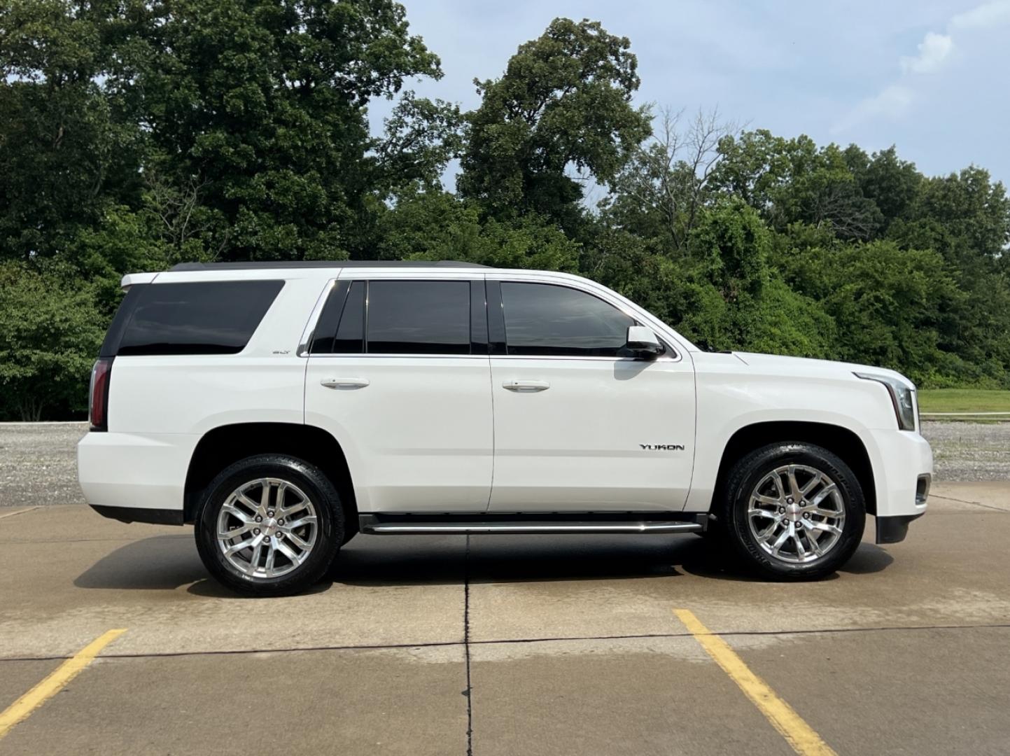 2016 WHITE /Tan Leather GMC Yukon SLT 2WD (1GKS1BKC4GR) with an 5.3L V8 engine, Automatic transmission, located at 506 S. Kingshighway, Cape Girardeau, MO, 63703, (573) 235-5000, 37.294991, -89.553635 - 2016 GMC Yukon SLT 151xxx miles Rear Wheel Drive 5.3L V8 Automatic Leather 3rd Row Navigation Rear Entertainment Power/Heated/Cooled Seats Heated Rear Seats Backup Camera Sunroof Bluetooth Remote Start Cruise Power Windows/Locks/Mirrors We have financing available and we accept trad - Photo#12