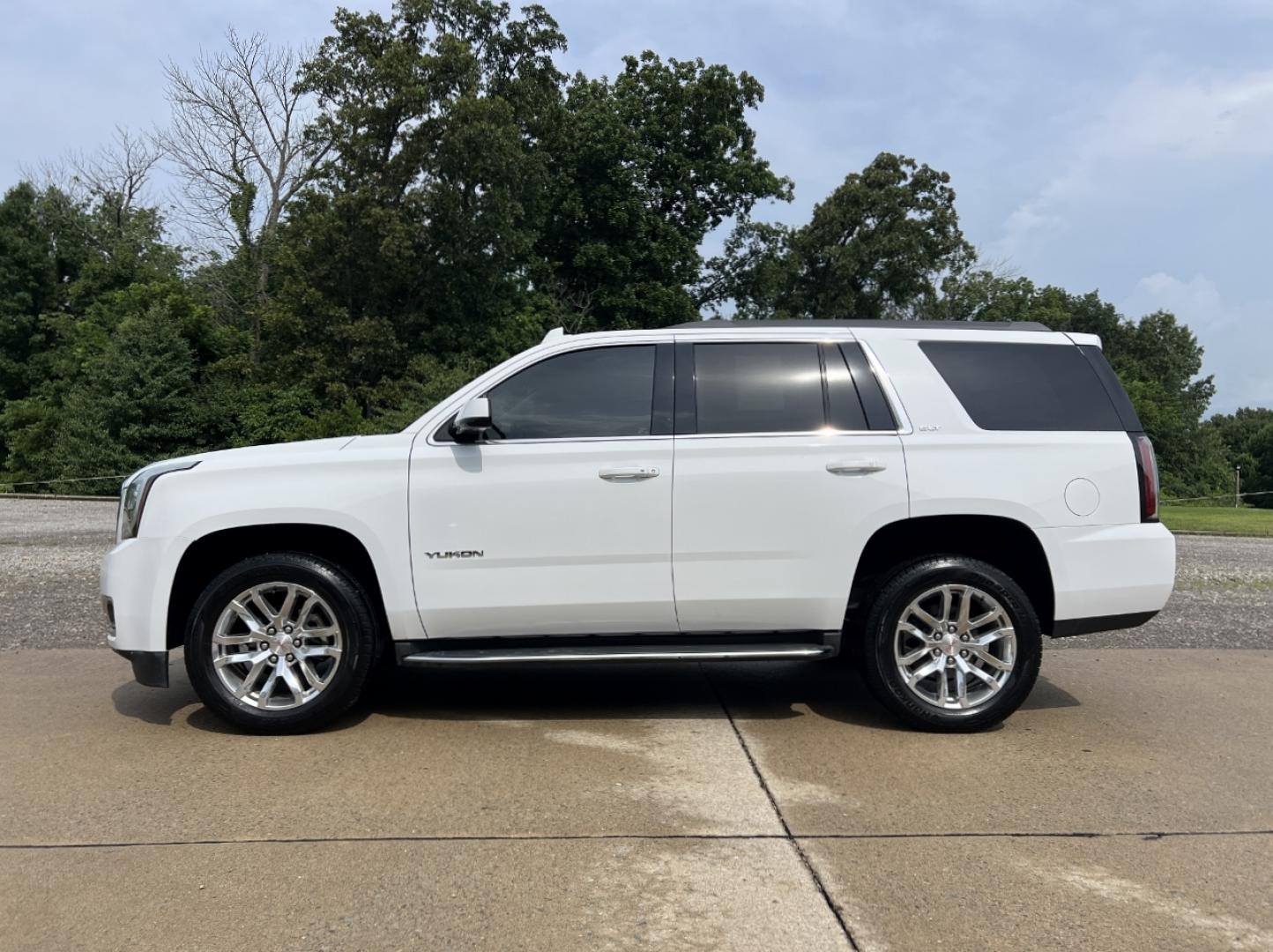 2016 WHITE /Tan Leather GMC Yukon SLT 2WD (1GKS1BKC4GR) with an 5.3L V8 engine, Automatic transmission, located at 506 S. Kingshighway, Cape Girardeau, MO, 63703, (573) 235-5000, 37.294991, -89.553635 - 2016 GMC Yukon SLT 151xxx miles Rear Wheel Drive 5.3L V8 Automatic Leather 3rd Row Navigation Rear Entertainment Power/Heated/Cooled Seats Heated Rear Seats Backup Camera Sunroof Bluetooth Remote Start Cruise Power Windows/Locks/Mirrors We have financing available and we accept trad - Photo#11