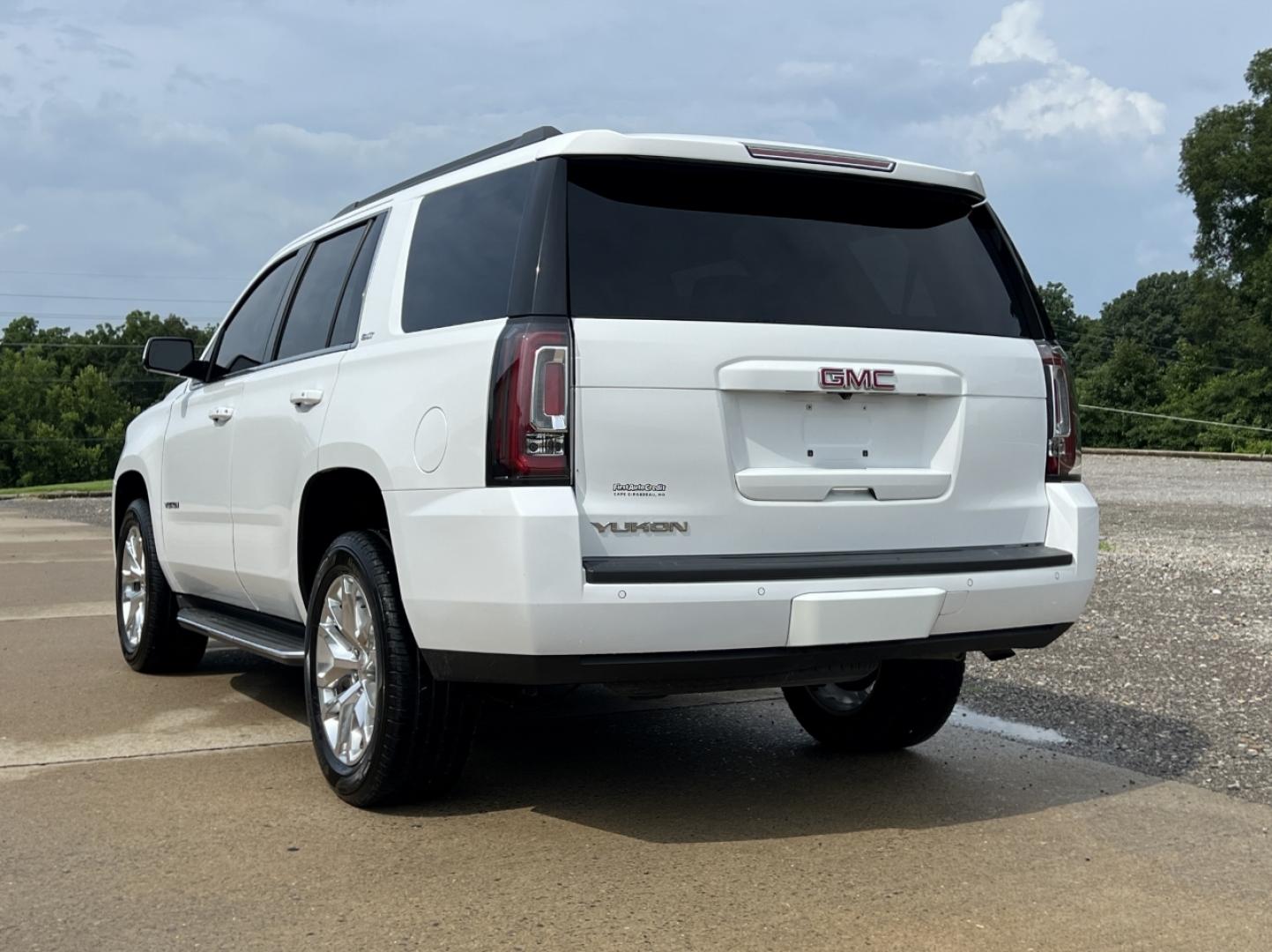 2016 WHITE /Tan Leather GMC Yukon SLT 2WD (1GKS1BKC4GR) with an 5.3L V8 engine, Automatic transmission, located at 506 S. Kingshighway, Cape Girardeau, MO, 63703, (573) 235-5000, 37.294991, -89.553635 - 2016 GMC Yukon SLT 151xxx miles Rear Wheel Drive 5.3L V8 Automatic Leather 3rd Row Navigation Rear Entertainment Power/Heated/Cooled Seats Heated Rear Seats Backup Camera Sunroof Bluetooth Remote Start Cruise Power Windows/Locks/Mirrors We have financing available and we accept trad - Photo#14