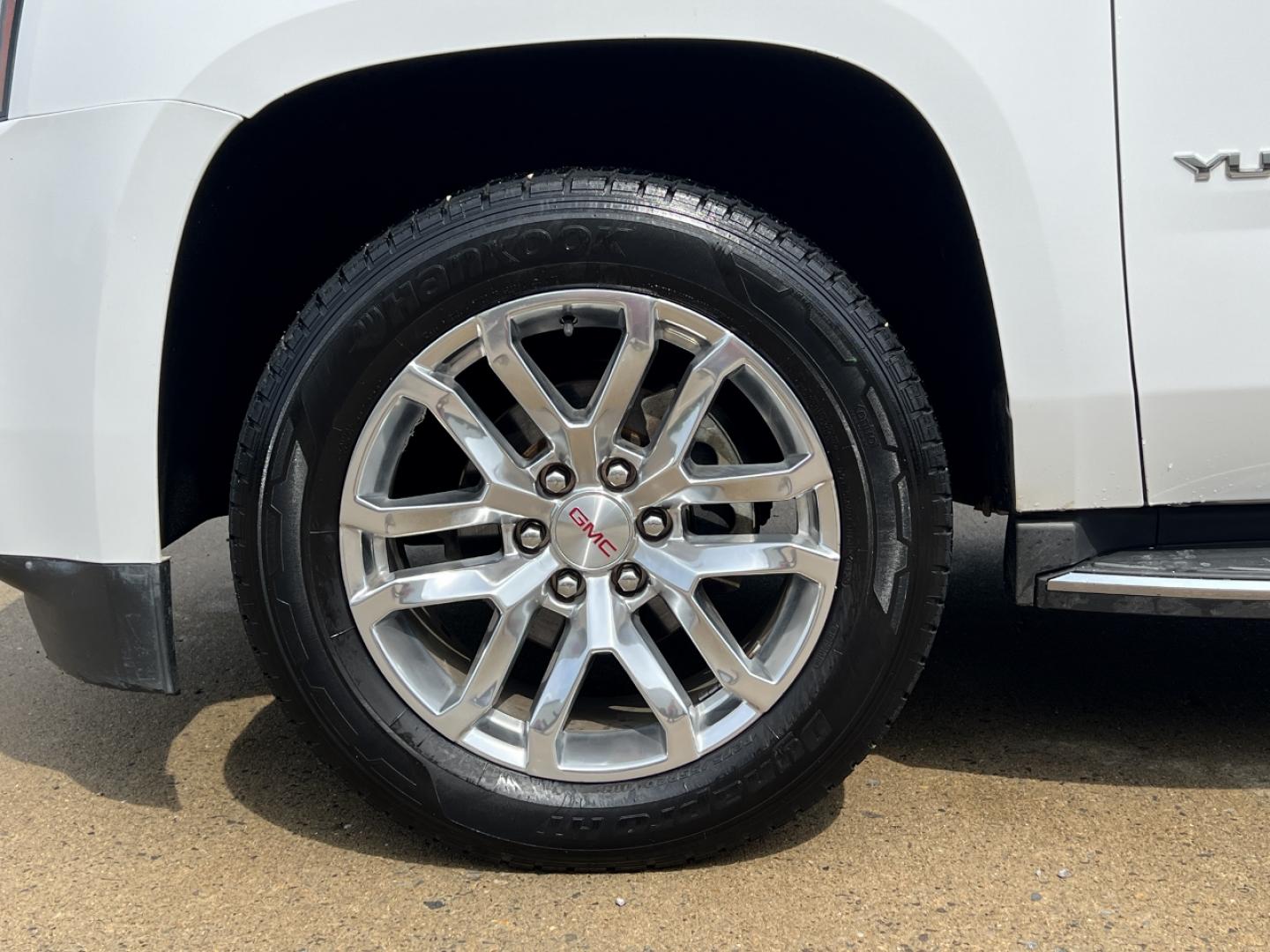 2016 WHITE /Tan Leather GMC Yukon SLT 2WD (1GKS1BKC4GR) with an 5.3L V8 engine, Automatic transmission, located at 506 S. Kingshighway, Cape Girardeau, MO, 63703, (573) 235-5000, 37.294991, -89.553635 - 2016 GMC Yukon SLT 151xxx miles Rear Wheel Drive 5.3L V8 Automatic Leather 3rd Row Navigation Rear Entertainment Power/Heated/Cooled Seats Heated Rear Seats Backup Camera Sunroof Bluetooth Remote Start Cruise Power Windows/Locks/Mirrors We have financing available and we accept trad - Photo#47