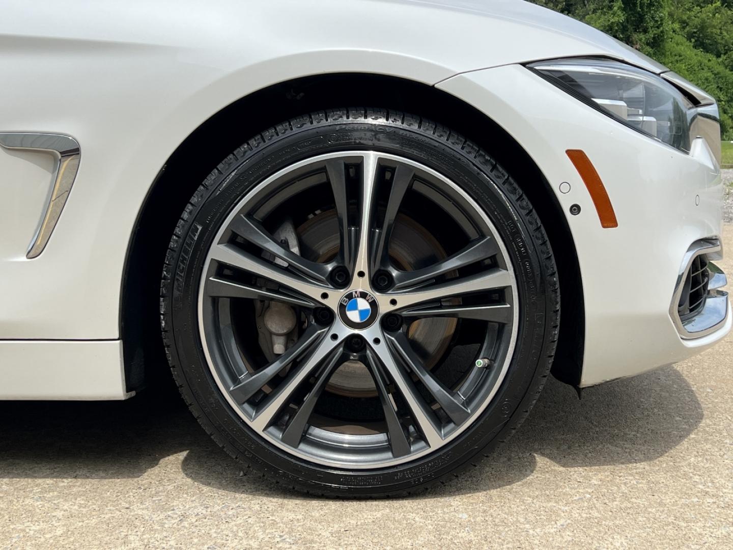 2018 WHITE /Blue Leather BMW 4-Series 440i convertible (WBA4Z7C58JE) with an 3.0L V6 DOHC 24V engine, Automatic transmission, located at 2990 Old Orchard Rd., Jackson, MO, 63755, 37.354214, -89.612106 - 2018 BMW 440i Only 45xxx miles All Wheel Drive 3.0L I6 Automatic Leather Navigation Power/Heated Seats Backup Camera Bluetooth Cruise Power Windows/Locks/Mirrors We have financing available and we accept trades! Fill out a credit application on our website or come by today! If you have - Photo#40