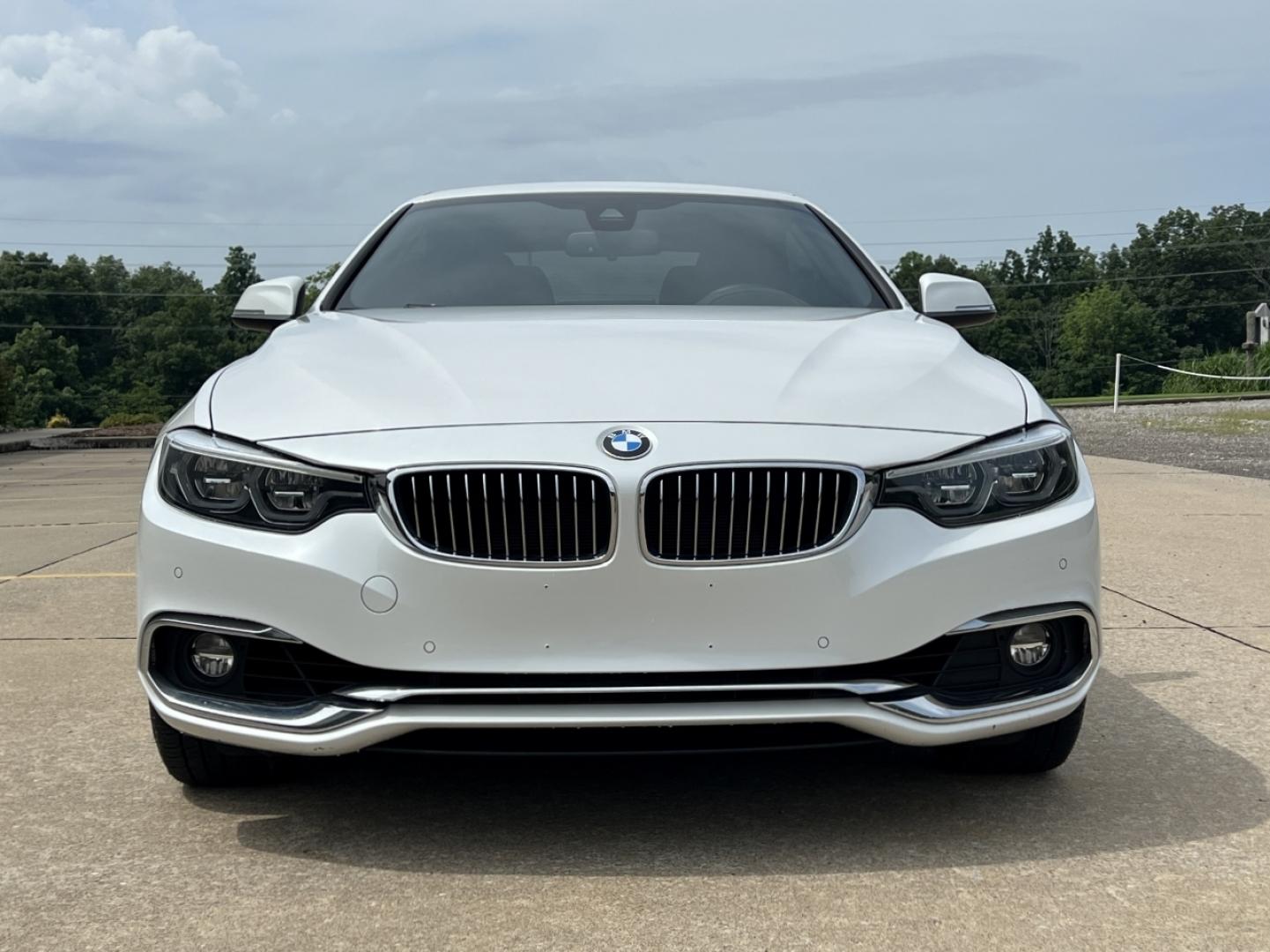 2018 WHITE /Blue Leather BMW 4-Series 440i convertible (WBA4Z7C58JE) with an 3.0L V6 DOHC 24V engine, Automatic transmission, located at 2990 Old Orchard Rd., Jackson, MO, 63755, 37.354214, -89.612106 - 2018 BMW 440i Only 45xxx miles All Wheel Drive 3.0L I6 Automatic Leather Navigation Power/Heated Seats Backup Camera Bluetooth Cruise Power Windows/Locks/Mirrors We have financing available and we accept trades! Fill out a credit application on our website or come by today! If you have - Photo#15