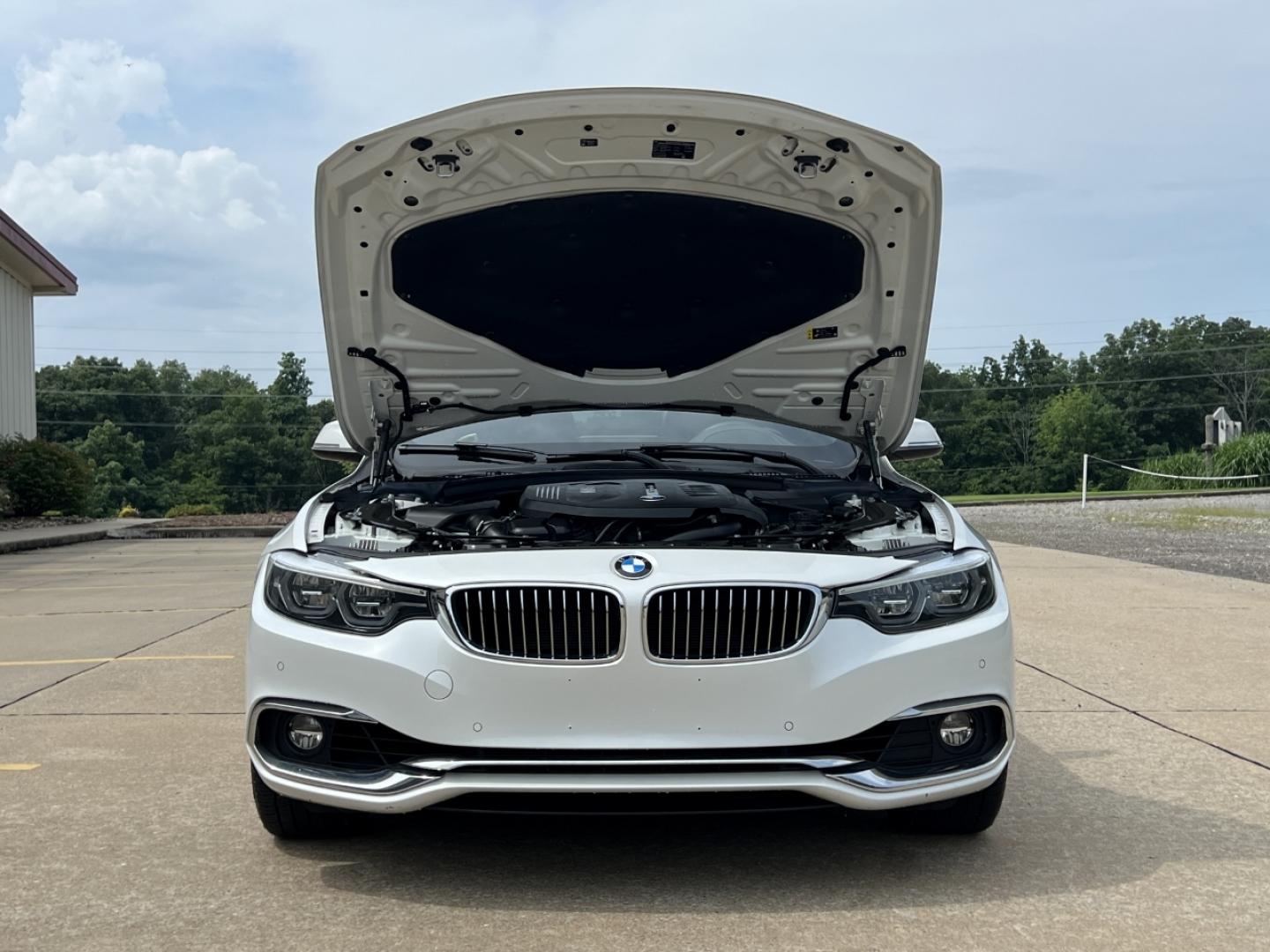2018 WHITE /Blue Leather BMW 4-Series 440i convertible (WBA4Z7C58JE) with an 3.0L V6 DOHC 24V engine, Automatic transmission, located at 2990 Old Orchard Rd., Jackson, MO, 63755, 37.354214, -89.612106 - 2018 BMW 440i Only 45xxx miles All Wheel Drive 3.0L I6 Automatic Leather Navigation Power/Heated Seats Backup Camera Bluetooth Cruise Power Windows/Locks/Mirrors We have financing available and we accept trades! Fill out a credit application on our website or come by today! If you have - Photo#34