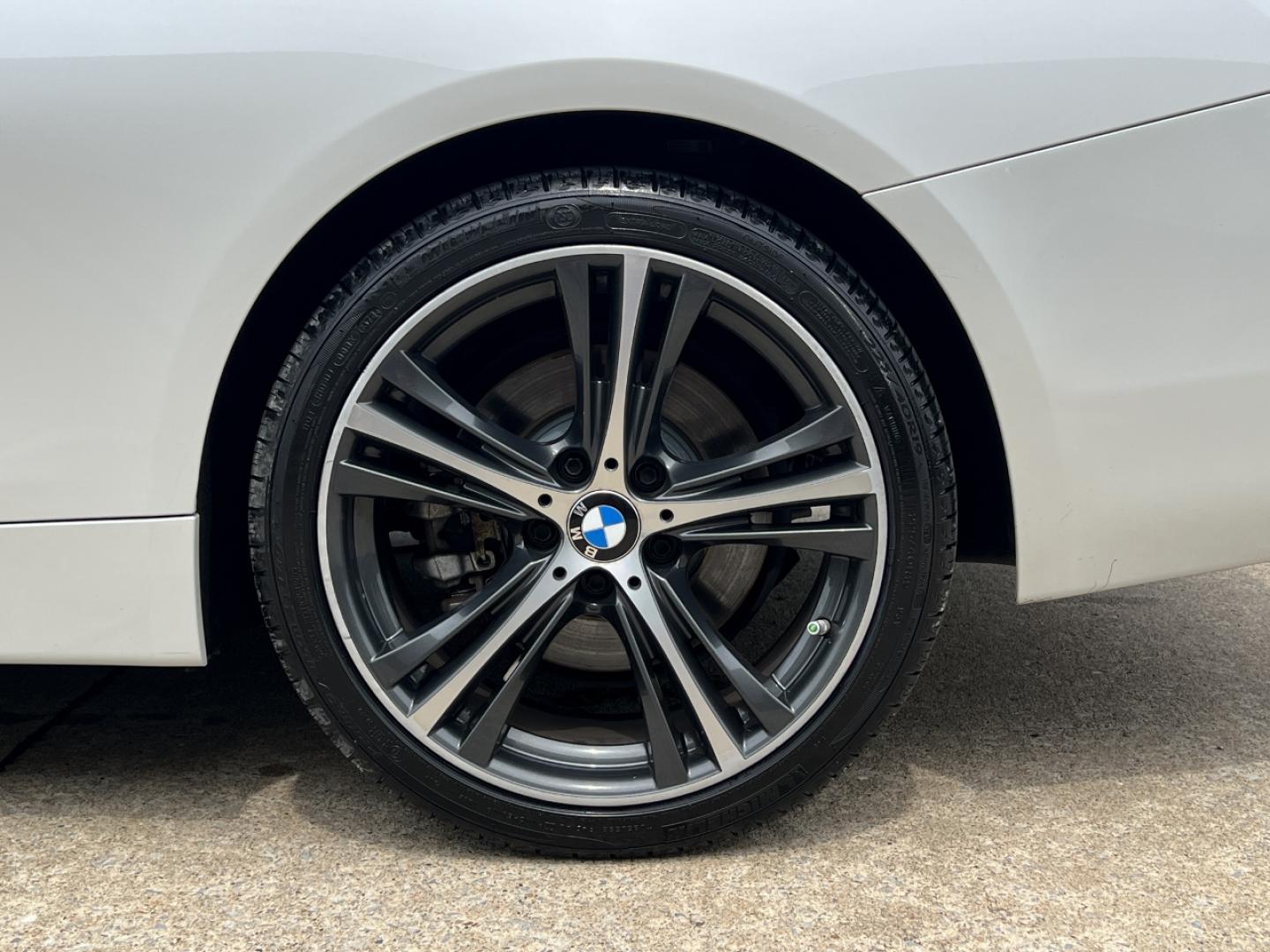 2018 WHITE /Blue Leather BMW 4-Series 440i convertible (WBA4Z7C58JE) with an 3.0L V6 DOHC 24V engine, Automatic transmission, located at 2990 Old Orchard Rd., Jackson, MO, 63755, 37.354214, -89.612106 - 2018 BMW 440i Only 45xxx miles All Wheel Drive 3.0L I6 Automatic Leather Navigation Power/Heated Seats Backup Camera Bluetooth Cruise Power Windows/Locks/Mirrors We have financing available and we accept trades! Fill out a credit application on our website or come by today! If you have - Photo#38