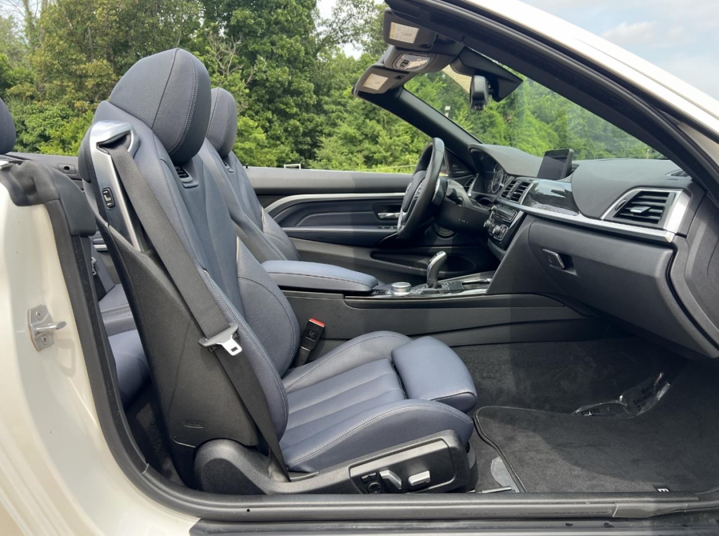 2018 WHITE /Blue Leather BMW 4-Series 440i convertible (WBA4Z7C58JE) with an 3.0L V6 DOHC 24V engine, Automatic transmission, located at 2990 Old Orchard Rd., Jackson, MO, 63755, 37.354214, -89.612106 - 2018 BMW 440i Only 45xxx miles All Wheel Drive 3.0L I6 Automatic Leather Navigation Power/Heated Seats Backup Camera Bluetooth Cruise Power Windows/Locks/Mirrors We have financing available and we accept trades! Fill out a credit application on our website or come by today! If you have - Photo#19