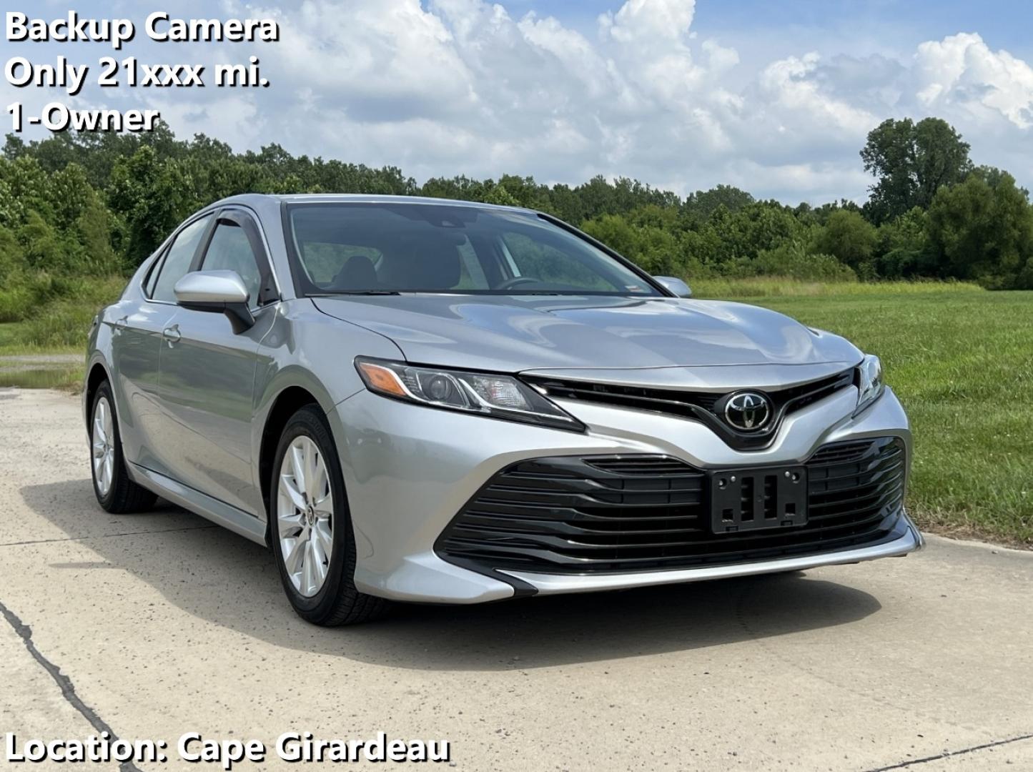 2020 SILVER /Gray Cloth Toyota Camry LE (4T1C11AK0LU) with an 2.5L 4 Cyl. engine, Automatic transmission, located at 506 S. Kingshighway, Cape Girardeau, MO, 63703, (573) 235-5000, 37.294991, -89.553635 - 2020 Toyota Camry LE 1-Owner Only 21xxx miles Front Wheel Drive 2.5L 4 Cyl. Automatic Backup Camera Power Driver Seat Bluetooth Cruise Power Windows/Locks/Mirrors We have financing available and we accept trades! Fill out a credit application on our website or come by today! If you have - Photo#0
