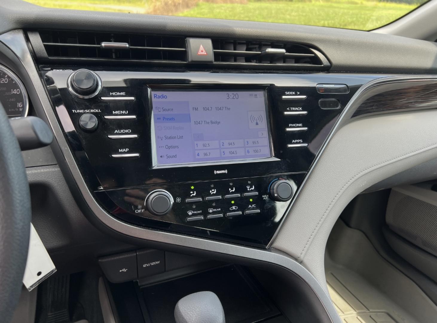 2020 SILVER /Gray Cloth Toyota Camry LE (4T1C11AK0LU) with an 2.5L 4 Cyl. engine, Automatic transmission, located at 506 S. Kingshighway, Cape Girardeau, MO, 63703, (573) 235-5000, 37.294991, -89.553635 - 2020 Toyota Camry LE 1-Owner Only 21xxx miles Front Wheel Drive 2.5L 4 Cyl. Automatic Backup Camera Power Driver Seat Bluetooth Cruise Power Windows/Locks/Mirrors We have financing available and we accept trades! Fill out a credit application on our website or come by today! If you have - Photo#21