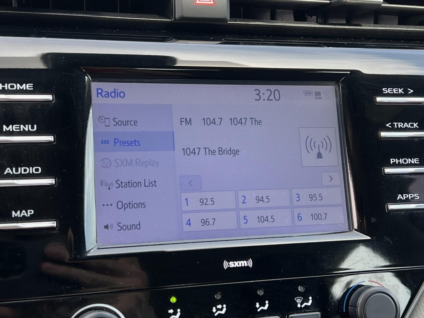 2020 SILVER /Gray Cloth Toyota Camry LE (4T1C11AK0LU) with an 2.5L 4 Cyl. engine, Automatic transmission, located at 506 S. Kingshighway, Cape Girardeau, MO, 63703, (573) 235-5000, 37.294991, -89.553635 - 2020 Toyota Camry LE 1-Owner Only 21xxx miles Front Wheel Drive 2.5L 4 Cyl. Automatic Backup Camera Power Driver Seat Bluetooth Cruise Power Windows/Locks/Mirrors We have financing available and we accept trades! Fill out a credit application on our website or come by today! If you have - Photo#22