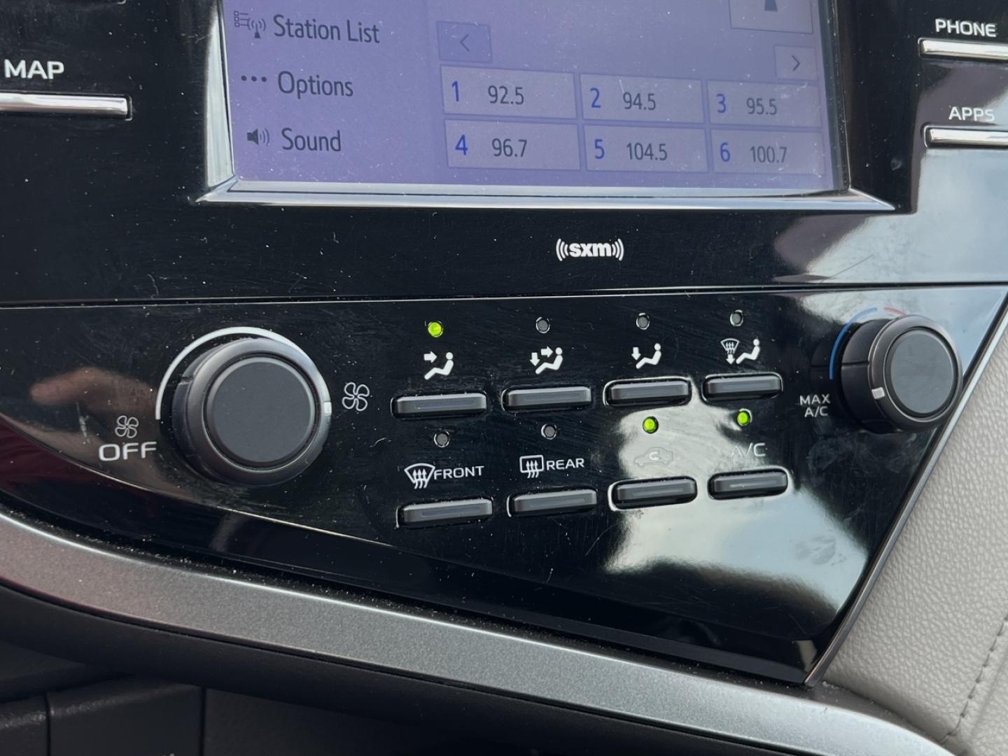 2020 SILVER /Gray Cloth Toyota Camry LE (4T1C11AK0LU) with an 2.5L 4 Cyl. engine, Automatic transmission, located at 506 S. Kingshighway, Cape Girardeau, MO, 63703, (573) 235-5000, 37.294991, -89.553635 - 2020 Toyota Camry LE 1-Owner Only 21xxx miles Front Wheel Drive 2.5L 4 Cyl. Automatic Backup Camera Power Driver Seat Bluetooth Cruise Power Windows/Locks/Mirrors We have financing available and we accept trades! Fill out a credit application on our website or come by today! If you have - Photo#23