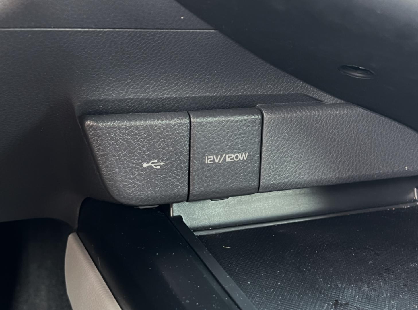 2020 SILVER /Gray Cloth Toyota Camry LE (4T1C11AK0LU) with an 2.5L 4 Cyl. engine, Automatic transmission, located at 506 S. Kingshighway, Cape Girardeau, MO, 63703, (573) 235-5000, 37.294991, -89.553635 - 2020 Toyota Camry LE 1-Owner Only 21xxx miles Front Wheel Drive 2.5L 4 Cyl. Automatic Backup Camera Power Driver Seat Bluetooth Cruise Power Windows/Locks/Mirrors We have financing available and we accept trades! Fill out a credit application on our website or come by today! If you have - Photo#24