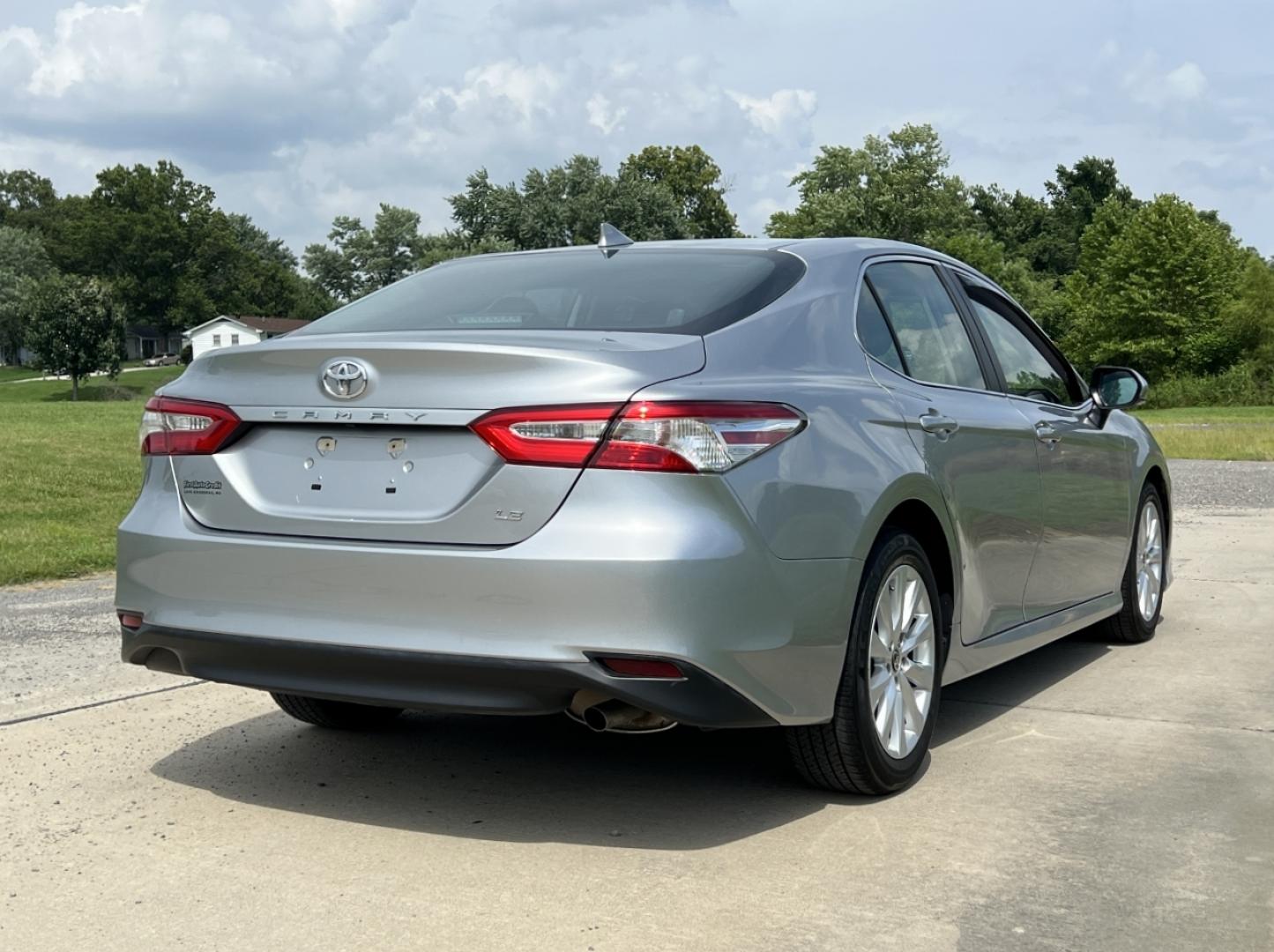 2020 SILVER /Gray Cloth Toyota Camry LE (4T1C11AK0LU) with an 2.5L 4 Cyl. engine, Automatic transmission, located at 506 S. Kingshighway, Cape Girardeau, MO, 63703, (573) 235-5000, 37.294991, -89.553635 - 2020 Toyota Camry LE 1-Owner Only 21xxx miles Front Wheel Drive 2.5L 4 Cyl. Automatic Backup Camera Power Driver Seat Bluetooth Cruise Power Windows/Locks/Mirrors We have financing available and we accept trades! Fill out a credit application on our website or come by today! If you have - Photo#7
