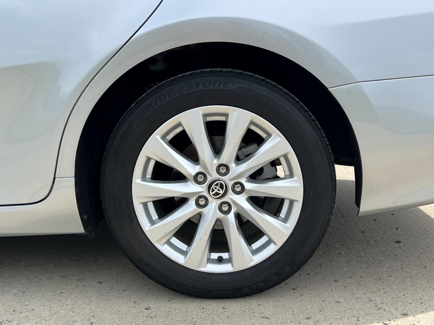 2020 SILVER /Gray Cloth Toyota Camry LE (4T1C11AK0LU) with an 2.5L 4 Cyl. engine, Automatic transmission, located at 506 S. Kingshighway, Cape Girardeau, MO, 63703, (573) 235-5000, 37.294991, -89.553635 - 2020 Toyota Camry LE 1-Owner Only 21xxx miles Front Wheel Drive 2.5L 4 Cyl. Automatic Backup Camera Power Driver Seat Bluetooth Cruise Power Windows/Locks/Mirrors We have financing available and we accept trades! Fill out a credit application on our website or come by today! If you have - Photo#31
