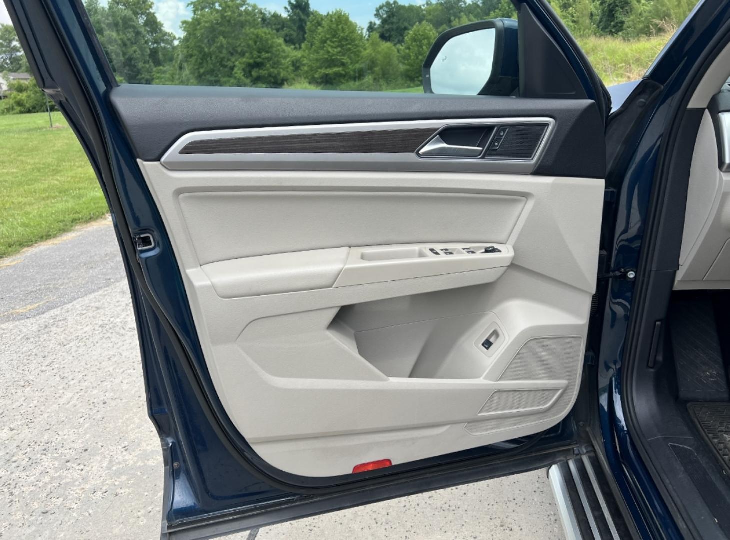 2019 BLUE /Tan Leather Volkswagen Atlas V6 SE w/Technology AWD (1V2UR2CAXKC) with an 3.6L V6 engine, Automatic transmission, located at 506 S. Kingshighway, Cape Girardeau, MO, 63703, (573) 235-5000, 37.294991, -89.553635 - 2019 Volkswagen Atlas SE 1-Owner 101xxx miles All Wheel Drive 3.6L V6 Automatic Leather 3rd Row Backup Camera Bluetooth Remote Start Cruise Power Windows/Locks/Mirrors We have financing available and we accept trades! Fill out a credit application on our website or come by today! If yo - Photo#13