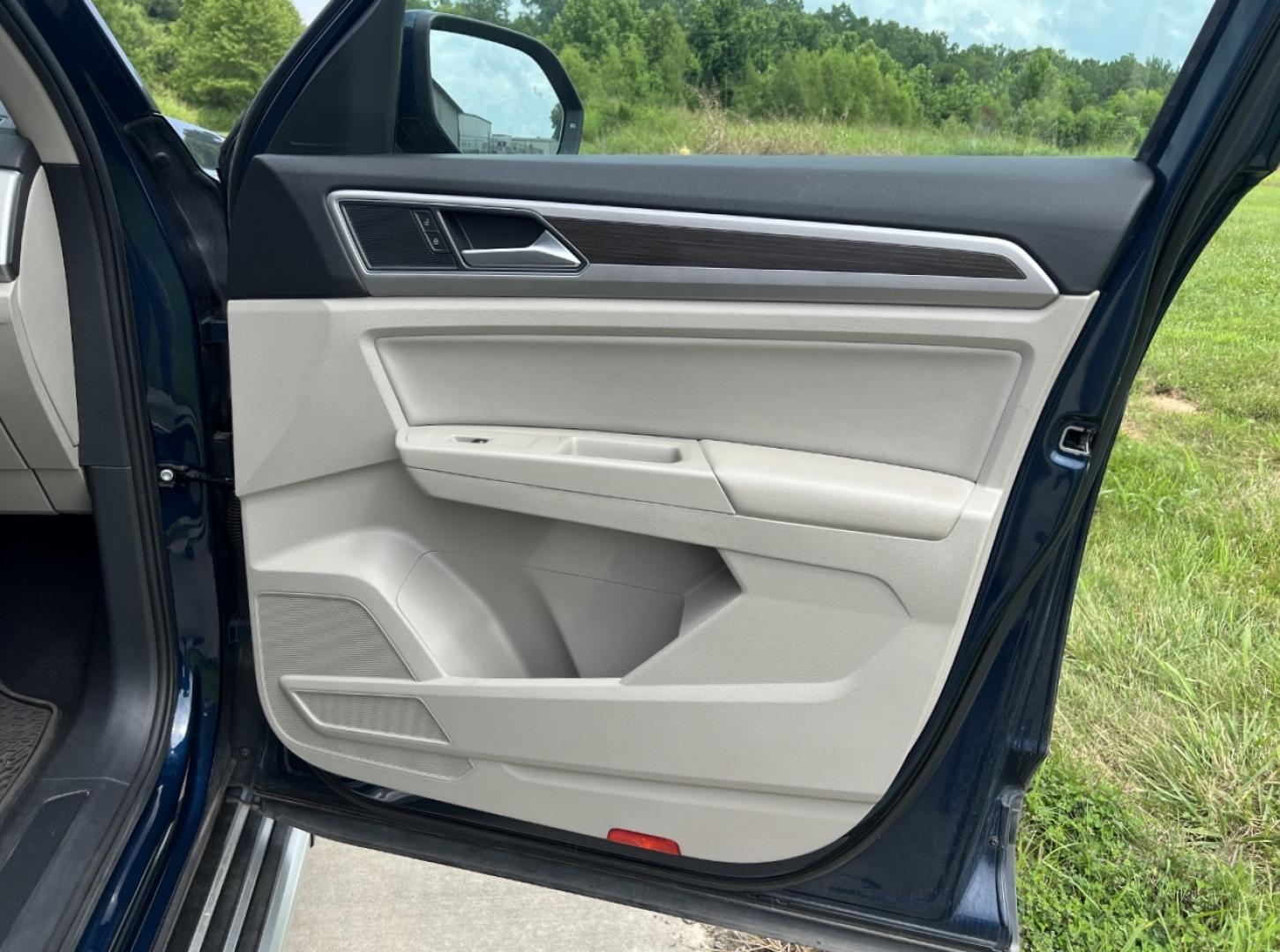 2019 BLUE /Tan Leather Volkswagen Atlas V6 SE w/Technology AWD (1V2UR2CAXKC) with an 3.6L V6 engine, Automatic transmission, located at 506 S. Kingshighway, Cape Girardeau, MO, 63703, (573) 235-5000, 37.294991, -89.553635 - 2019 Volkswagen Atlas SE 1-Owner 101xxx miles All Wheel Drive 3.6L V6 Automatic Leather 3rd Row Backup Camera Bluetooth Remote Start Cruise Power Windows/Locks/Mirrors We have financing available and we accept trades! Fill out a credit application on our website or come by today! If yo - Photo#15