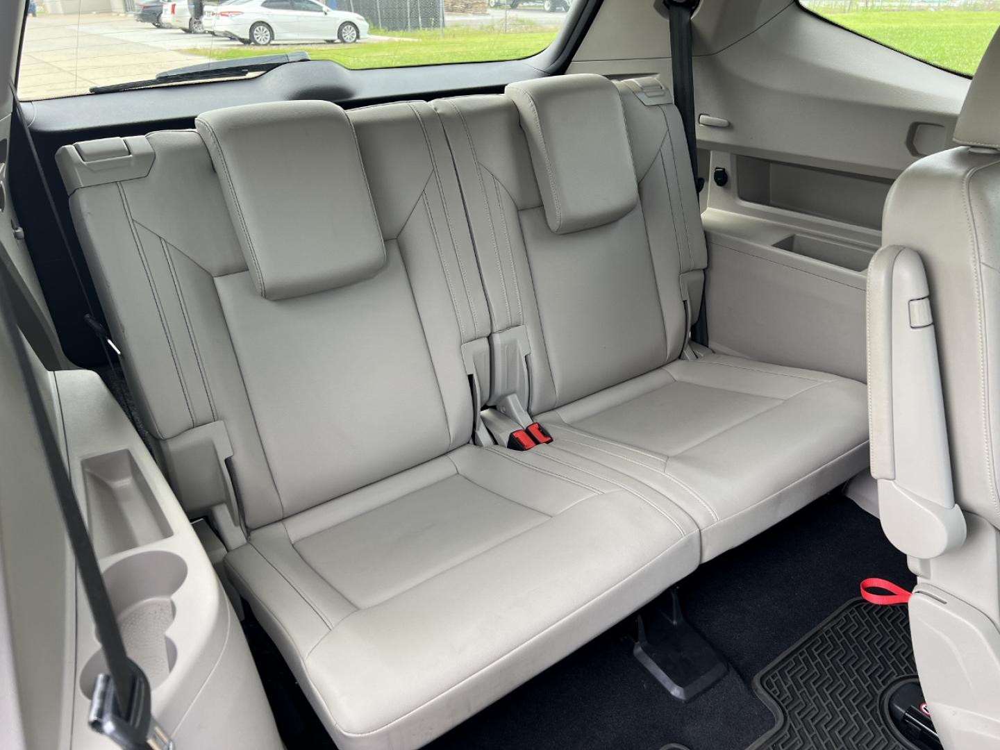 2019 BLUE /Tan Leather Volkswagen Atlas V6 SE w/Technology AWD (1V2UR2CAXKC) with an 3.6L V6 engine, Automatic transmission, located at 506 S. Kingshighway, Cape Girardeau, MO, 63703, (573) 235-5000, 37.294991, -89.553635 - 2019 Volkswagen Atlas SE 1-Owner 101xxx miles All Wheel Drive 3.6L V6 Automatic Leather 3rd Row Backup Camera Bluetooth Remote Start Cruise Power Windows/Locks/Mirrors We have financing available and we accept trades! Fill out a credit application on our website or come by today! If yo - Photo#19