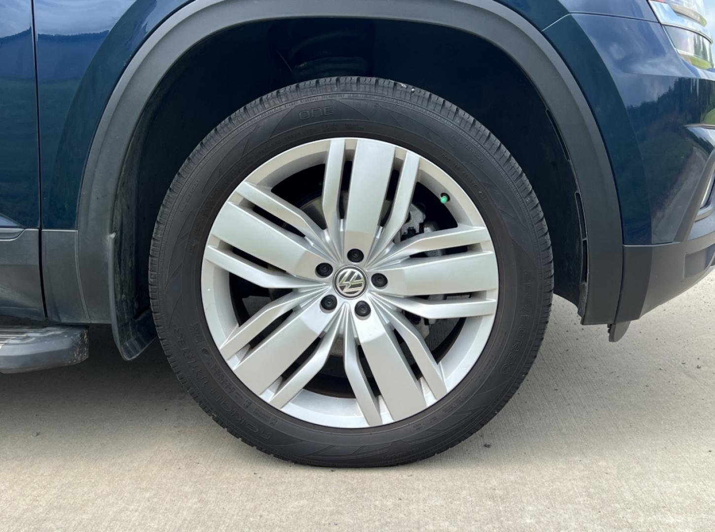 2019 BLUE /Tan Leather Volkswagen Atlas V6 SE w/Technology AWD (1V2UR2CAXKC) with an 3.6L V6 engine, Automatic transmission, located at 506 S. Kingshighway, Cape Girardeau, MO, 63703, (573) 235-5000, 37.294991, -89.553635 - 2019 Volkswagen Atlas SE 1-Owner 101xxx miles All Wheel Drive 3.6L V6 Automatic Leather 3rd Row Backup Camera Bluetooth Remote Start Cruise Power Windows/Locks/Mirrors We have financing available and we accept trades! Fill out a credit application on our website or come by today! If yo - Photo#41