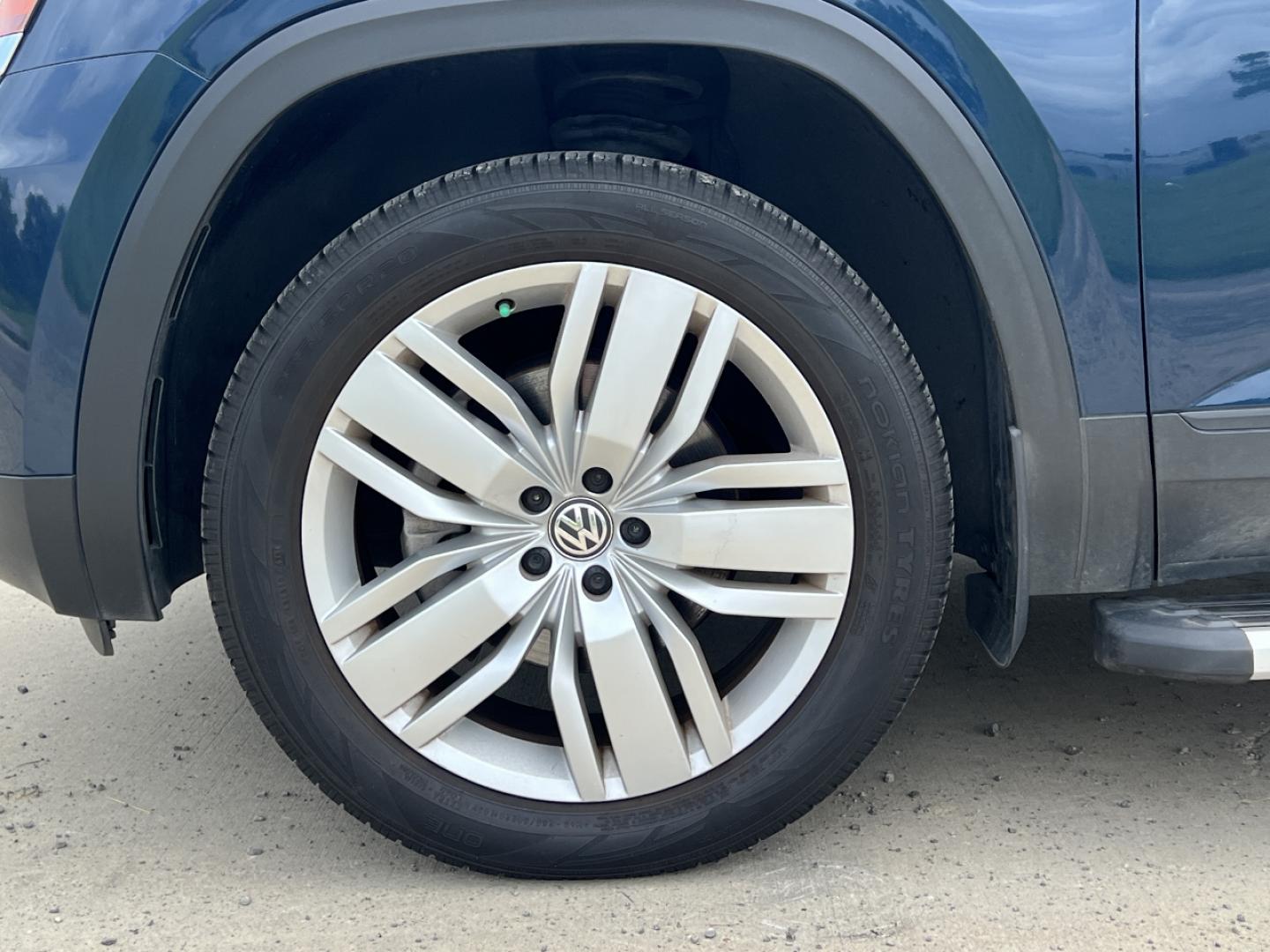 2019 BLUE /Tan Leather Volkswagen Atlas V6 SE w/Technology AWD (1V2UR2CAXKC) with an 3.6L V6 engine, Automatic transmission, located at 506 S. Kingshighway, Cape Girardeau, MO, 63703, (573) 235-5000, 37.294991, -89.553635 - 2019 Volkswagen Atlas SE 1-Owner 101xxx miles All Wheel Drive 3.6L V6 Automatic Leather 3rd Row Backup Camera Bluetooth Remote Start Cruise Power Windows/Locks/Mirrors We have financing available and we accept trades! Fill out a credit application on our website or come by today! If yo - Photo#38